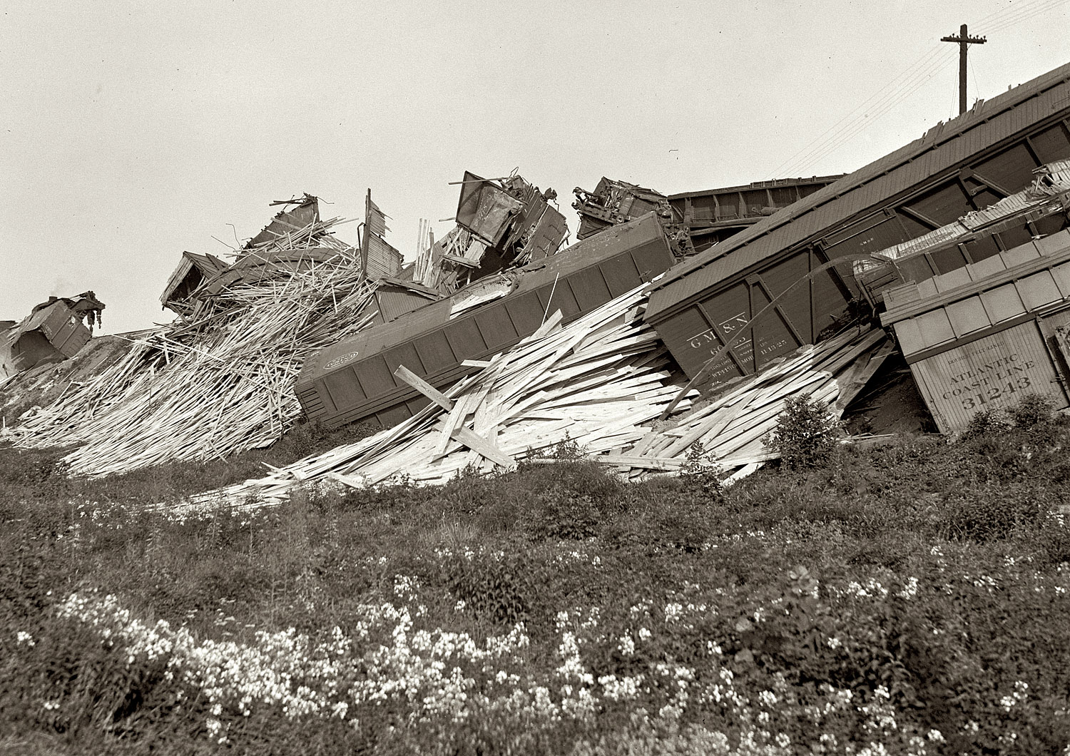 July 20, 1926. Another view of the train wreck at Cameron Run, near Alexandria, Virginia. View full size. National Photo Company Collection glass negative.