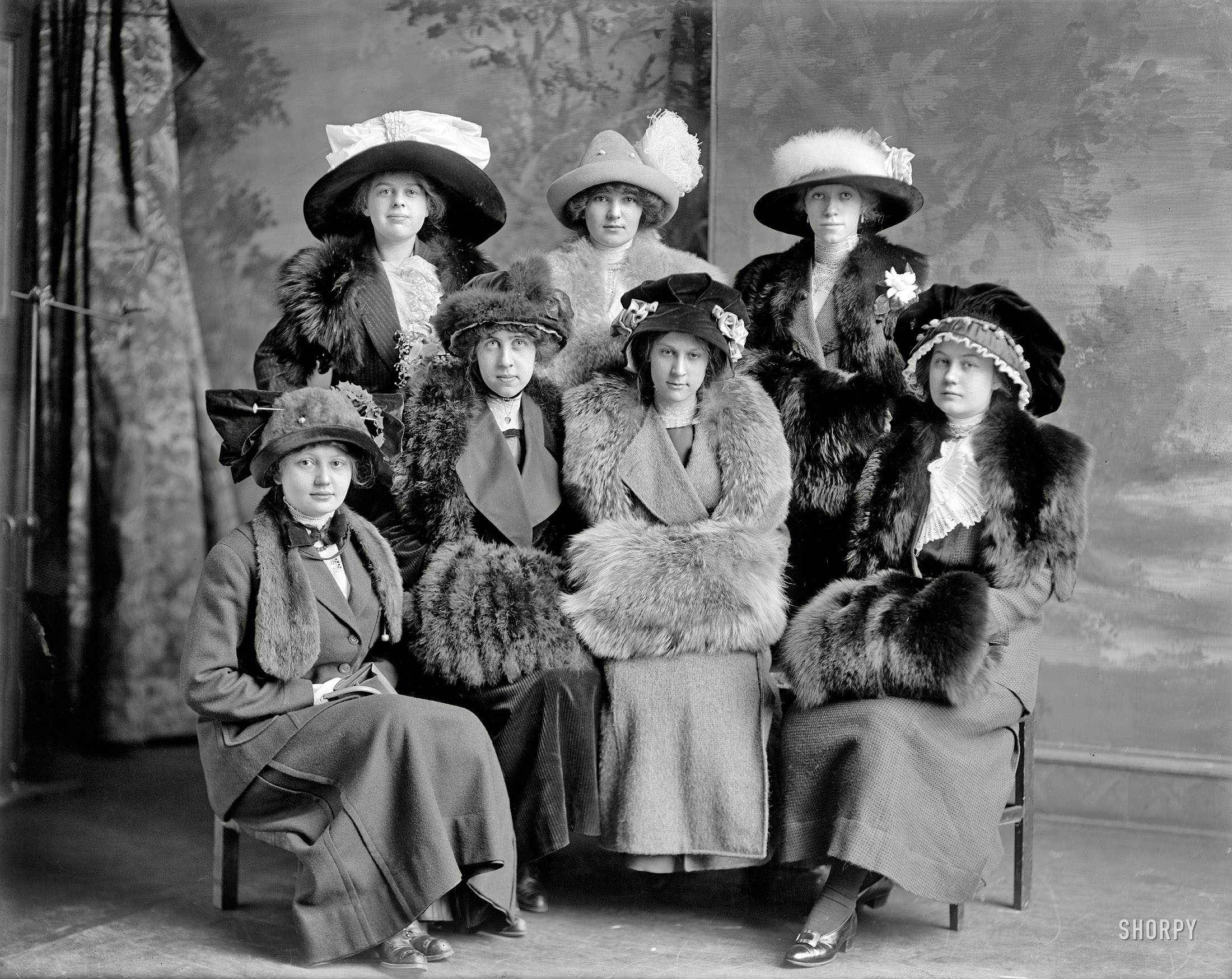 Washington, D.C., circa 1912. "Gunston Hall group." Students at the tony girls' school. Harris & Ewing Collection glass negative. View full size.