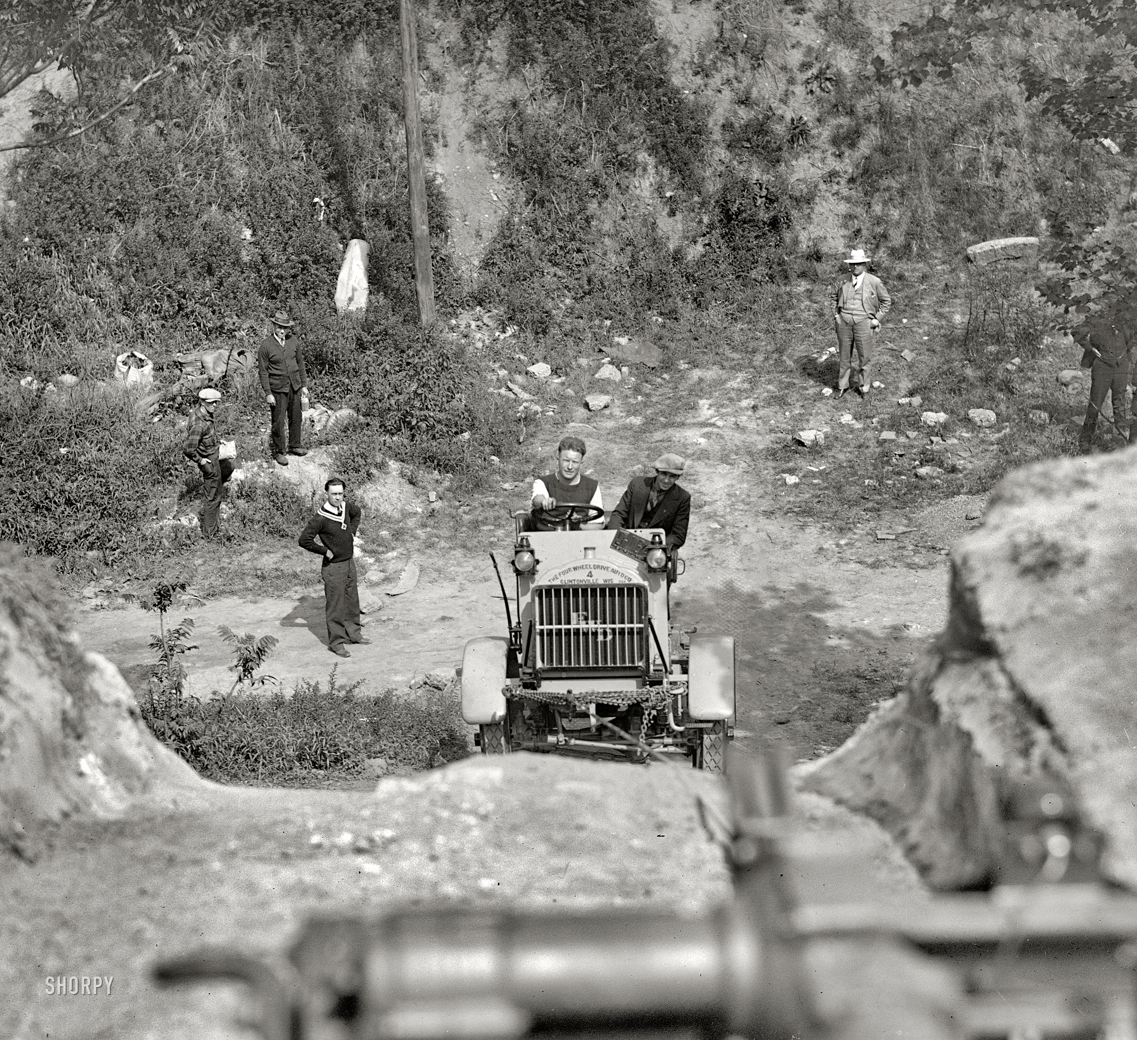 Washington, D.C., circa 1928. "Demonstration of Four Wheel Drive truck." Another view of the exciting truck trials first glimpsed here and here. National Photo Company Collection glass negative. View full size.