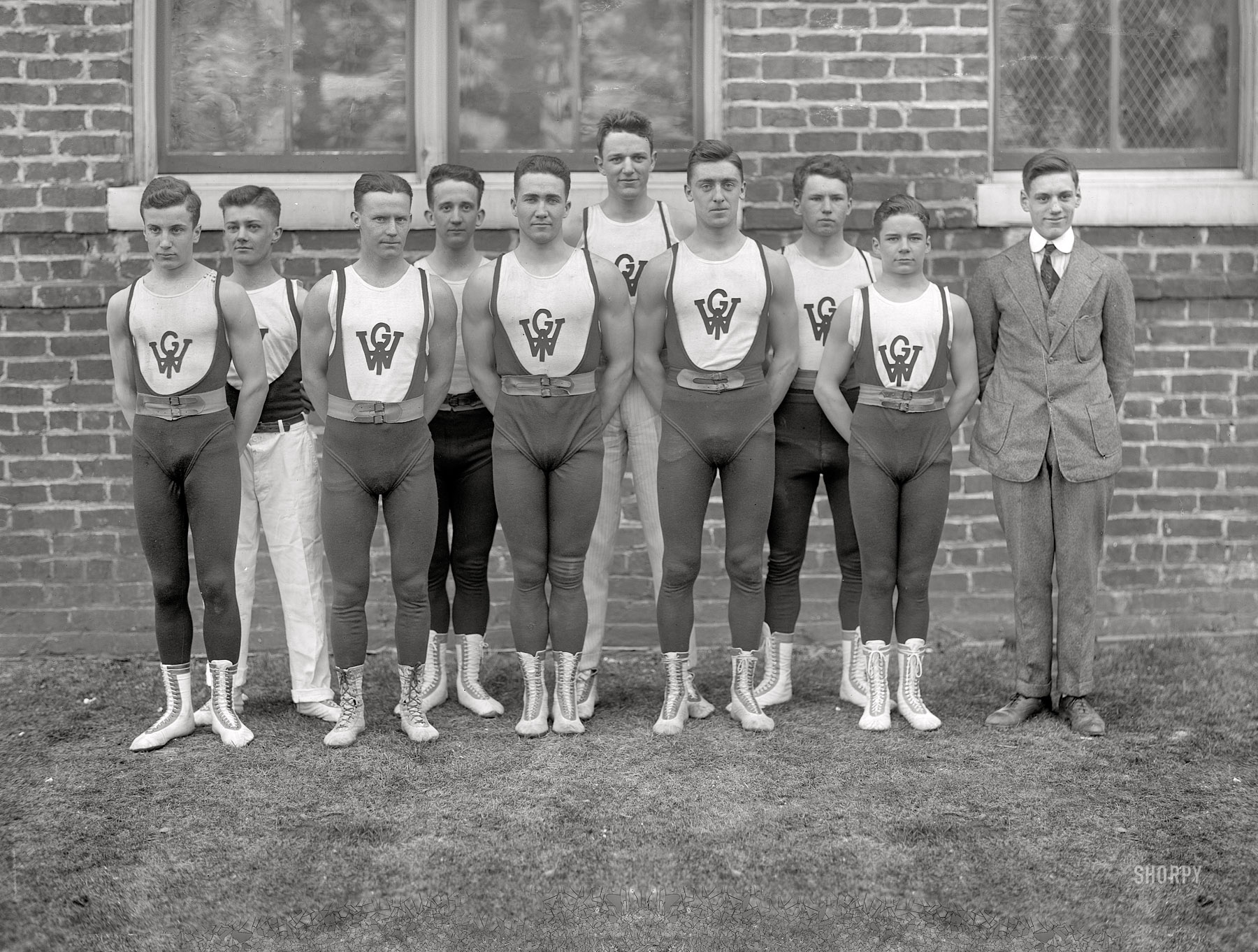 Orange, Virginia, circa 1910. "Woodberry Forest Gym Team." Our second look at these prep-school superheroes. Harris & Ewing glass negative. View full size.