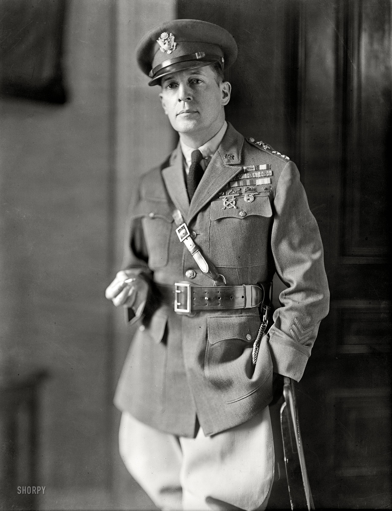 November 1930. Washington, D.C. "MacArthur, Douglas, General." Pipe, corncob, evidently at the cleaners. Harris & Ewing glass negative. View full size.