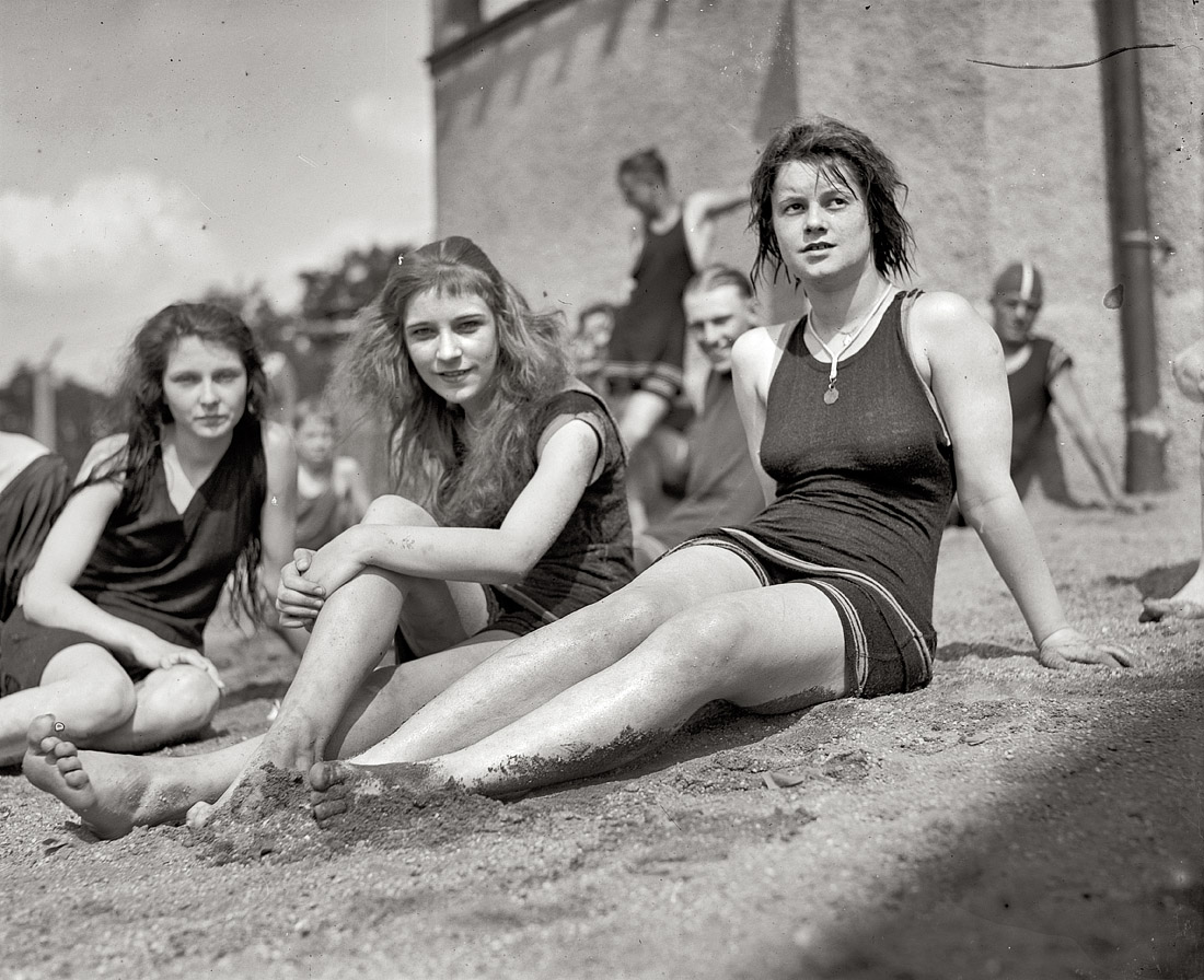Washington, D.C., 1922. "Potomac bathing beach." View full size. National Photo Company Collection glass negative, Library of Congress.