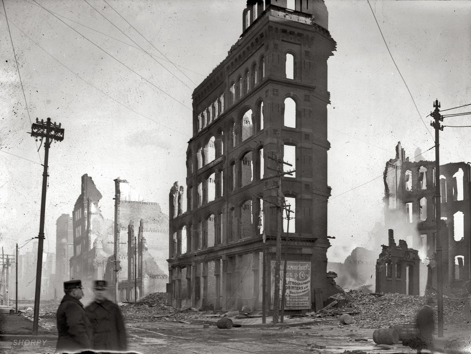 Great Baltimore Fire of 1904. "Liberty & Lombard Streets, southwest limit of fire." National Photo Company Collection glass negative. View full size.