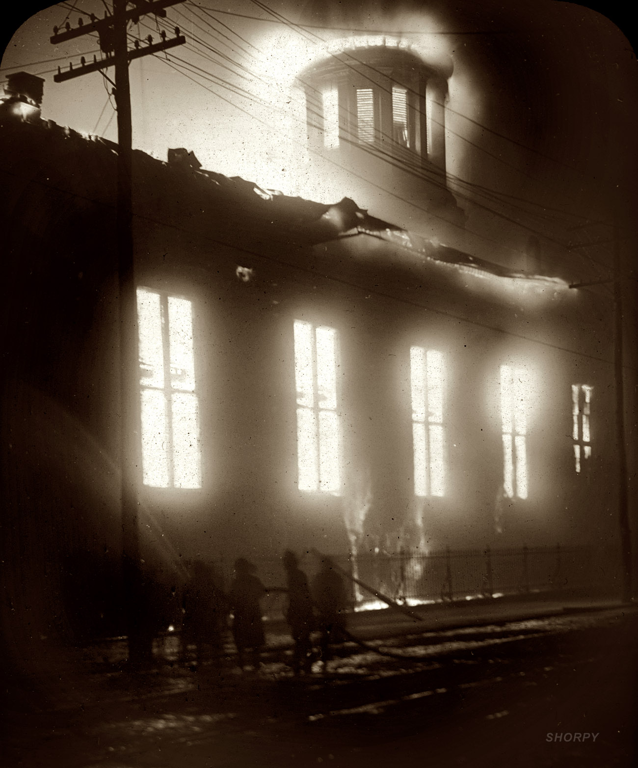 "Baltimore Fire, 1904. Church of the Messiah in flames." Our fourth photo from the Great Fire of 1904. National Photo Company glass negative. View full size.