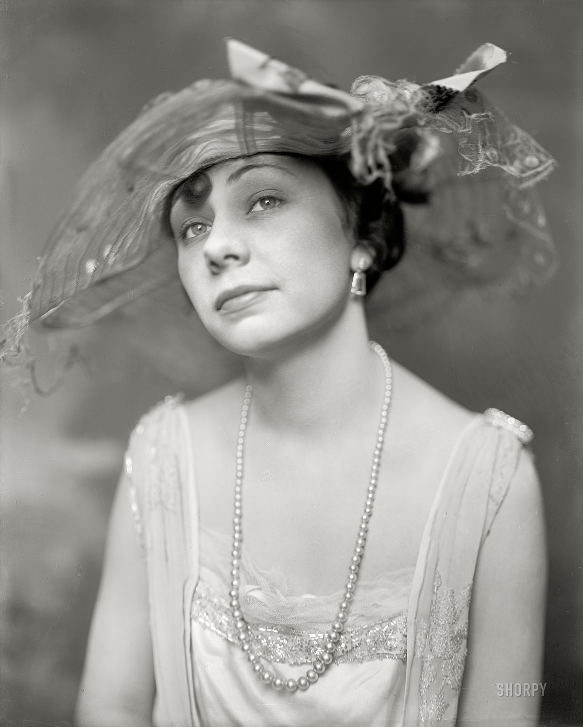 Washington, D.C., circa 1920. "Miss Inez Thomas of Dallas, Texas." Who represented her city as the Duchess of Dallas at the 1916 San Antonio Fiesta. Harris & Ewing Collection glass negative. View full size.
