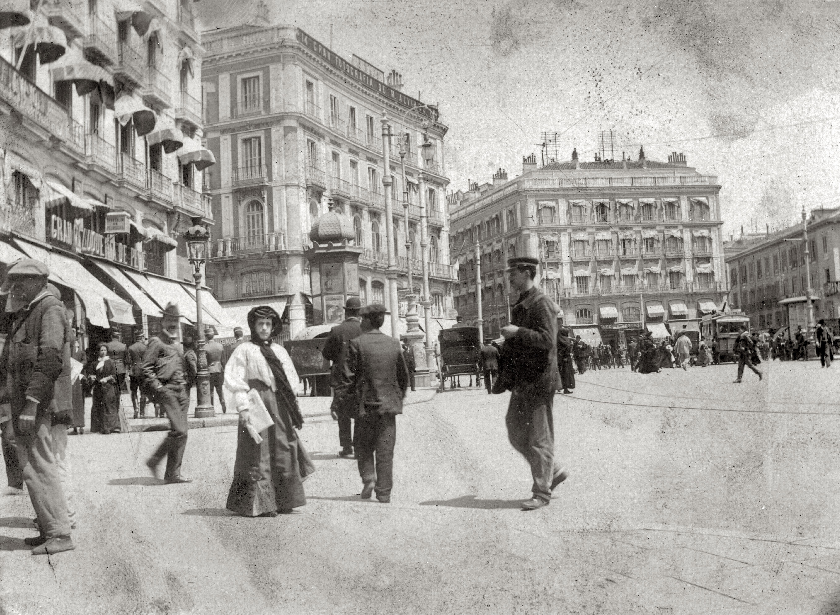 Puerta del Sol- Madrid (Spain) c.1908 View full size.