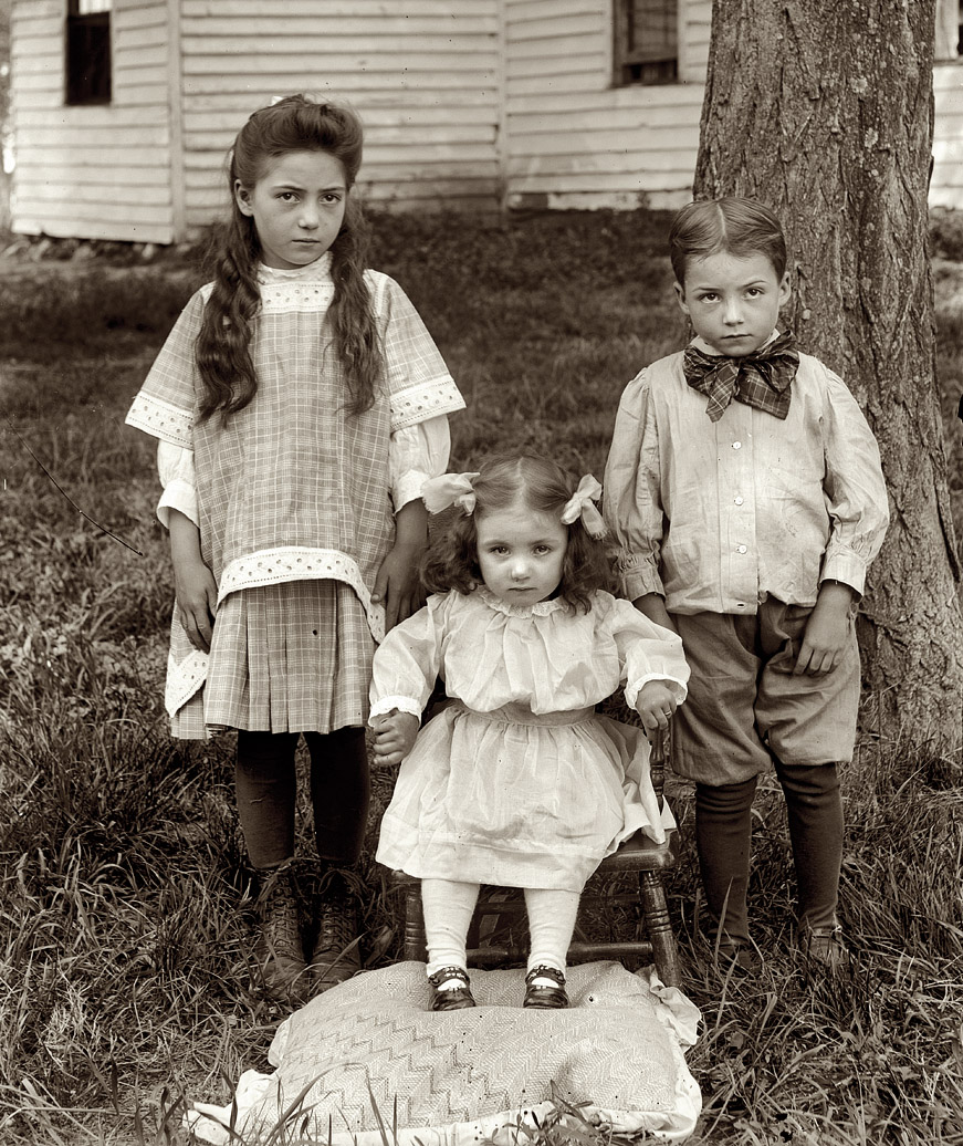 1912. "Andrea children. Vienna, Virginia." View full size. National Photo Co.