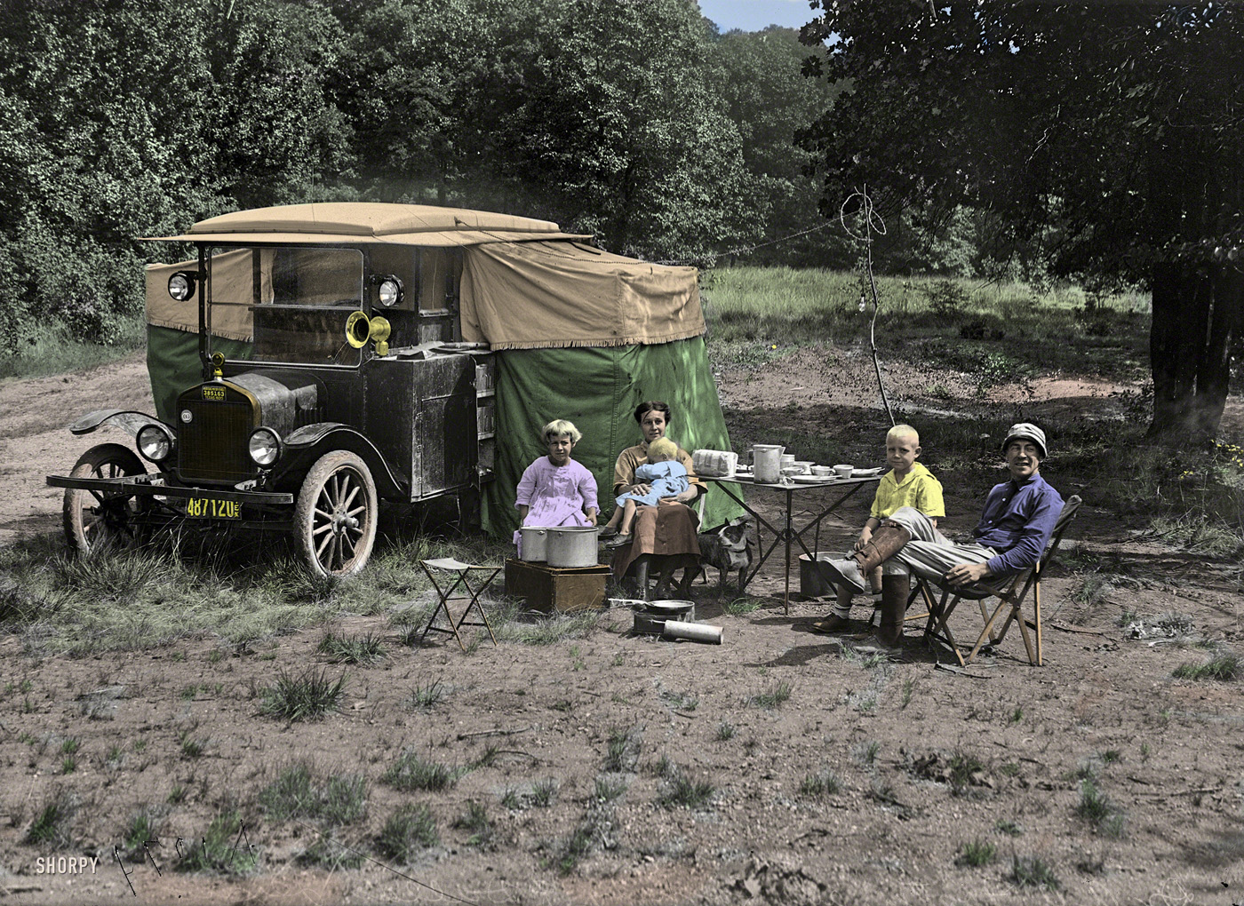 Colorized from this Shorpy original. Washington, D.C. 1920  Yes sir, Clark, that's an R V. View full size.
