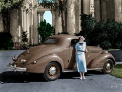 Palace of Pontiacs (Colorized): 1935