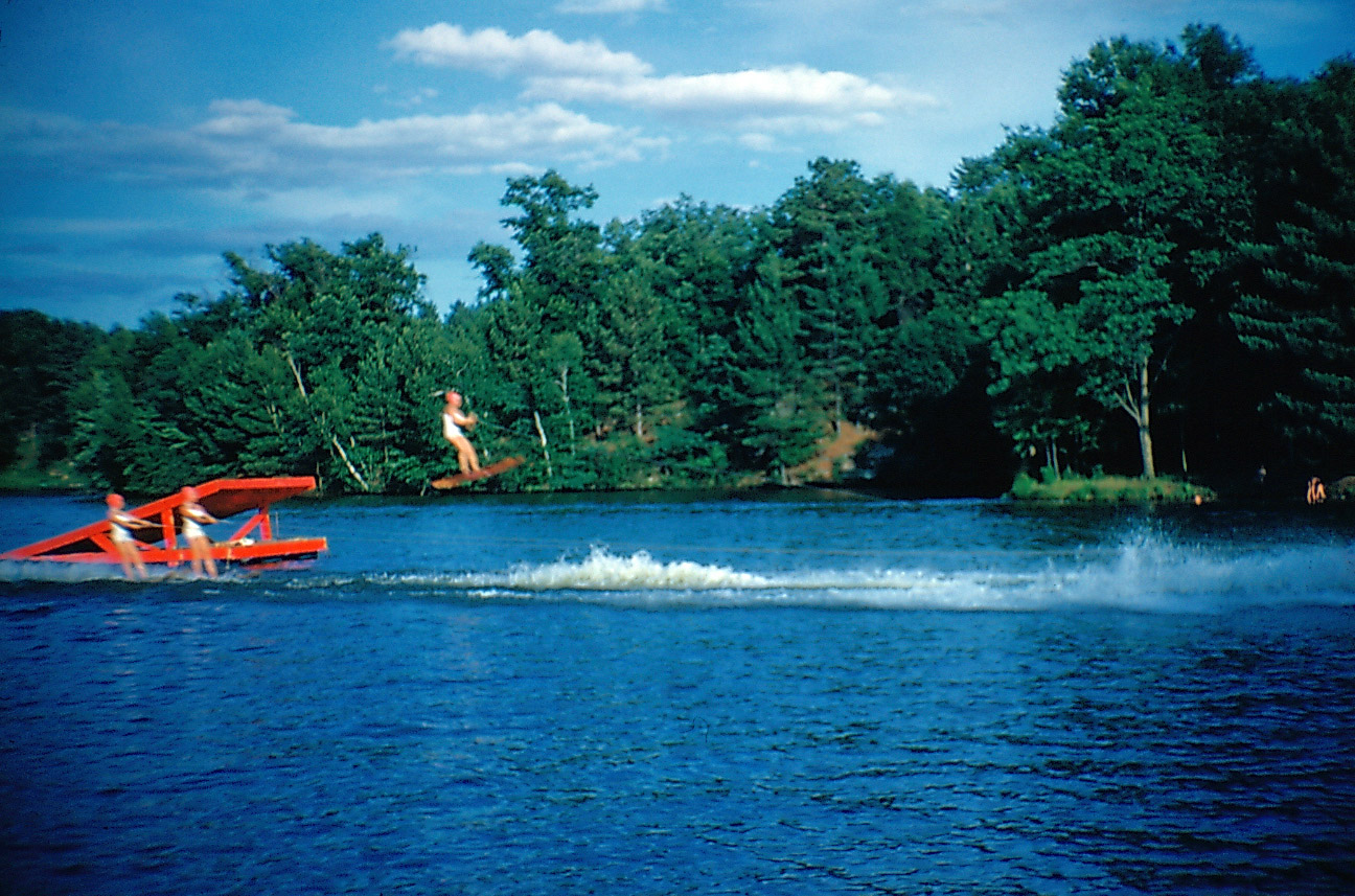 Tommy Bartlett's waterskiing show at Wisconsin Dells.  Taken by my father, Everett Harding, July 1953.  Scanned from Kodachrome transparency.