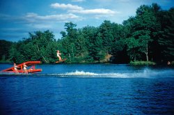 Tommy Bartlett's waterskiing show at Wisconsin Dells.  Taken by my father, Everett Harding, July 1953.  Scanned from Kodachrome transparency.
(ShorpyBlog, Member Gallery)