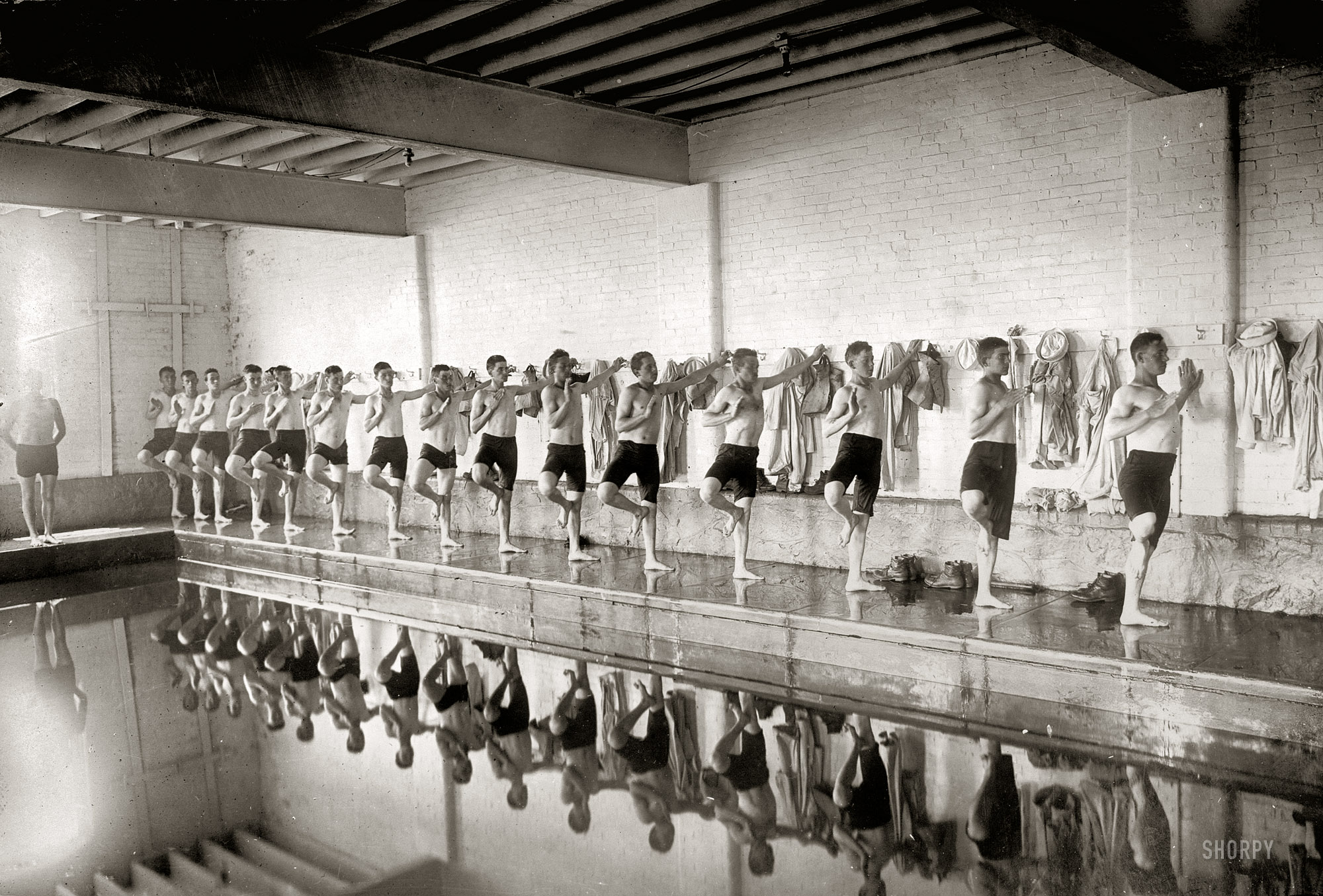 Newport, Rhode Island, circa 1913. "Swimming class at a naval training station. Many a merchant sailor cannot swim, but it is because he has never been in the navy. Here the instruction is part of the curriculum. In this generation a bluejacket who cannot swim is a rarity." National Photo Co. View full size.