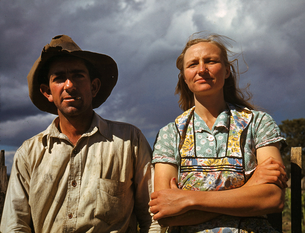 October 1940. "Faro and Doris Caudill, homesteaders, Pie Town, New Mexico." Faro and Doris got divorced a couple years after this picture was taken; she ended up homesteading in Alaska. There is a book about her life called Pie Town Woman. Kodachrome by Russell Lee. View full size.