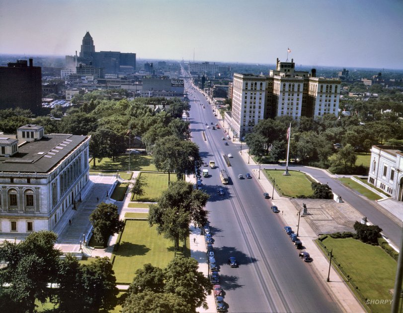 Detroit, July 1942. "Looking north on Woodward Avenue from the Maccabees Building with the Fisher Building at the distant left, and the Wardell Hotel at the right." 4x5 Kodachrome transparency by Arthur Siegel. View full size.
