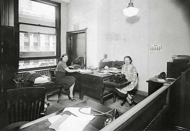 New York City Office around 1926, my mom at her desk with her Comptometer
All the modern equippment. View full size.