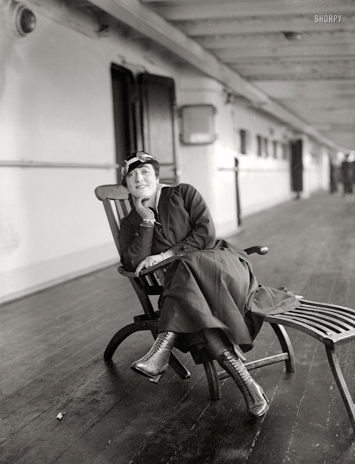 New York circa 1915. "Mme. De Luza aboard ship." Ready for some serious relaxing. 5x7 glass negative, George Grantham Bain Collection. View full size.