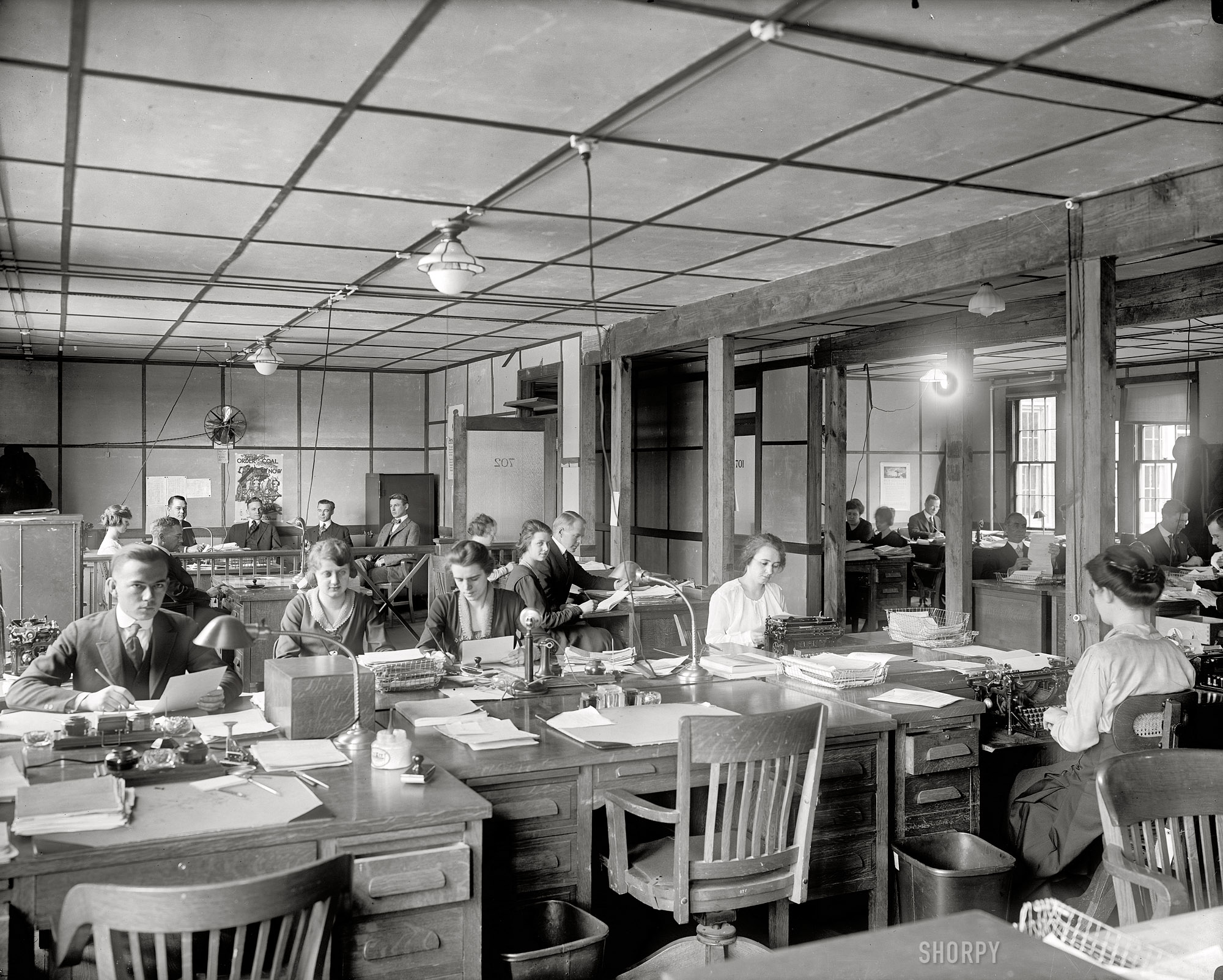 Washington, D.C., circa 1919. "U.S. Fuel Administration." Whose turn is it to clean out the microwave? Harris & Ewing Collection glass negative. View full size.