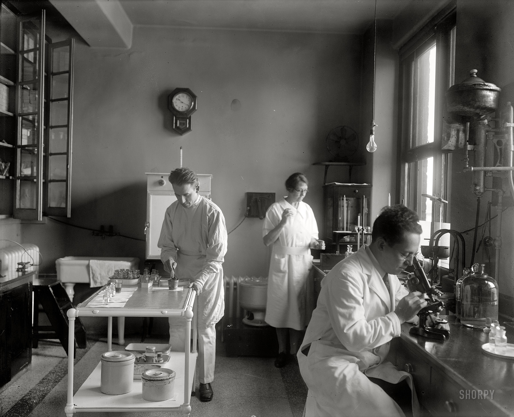 Washington, D.C., circa 1920. "Emergency Hospital, interior." The latest in lab facilities. Harris & Ewing Collection glass negative. View full size.