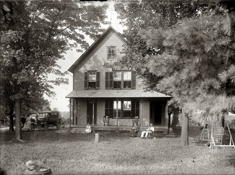 Vienna, Virginia, circa 1922. Summer residence of Iowa senator William S. Kenyon and family. View full size. National Photo Company glass negative.