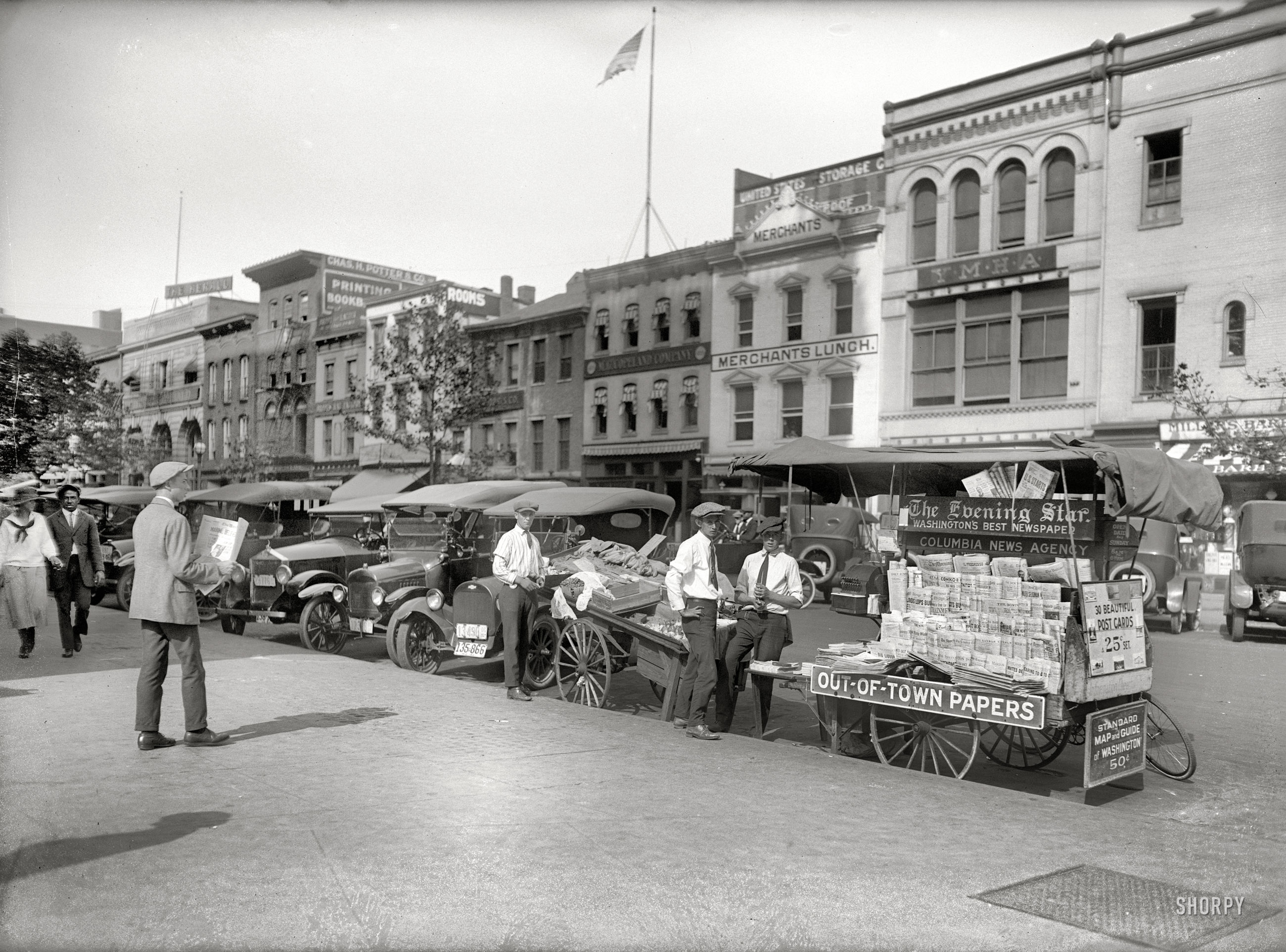 Washington, D.C., 1921. "National Fruit Co." Out-of-town bananas and news. National Photo Company Collection glass negative. View full size.