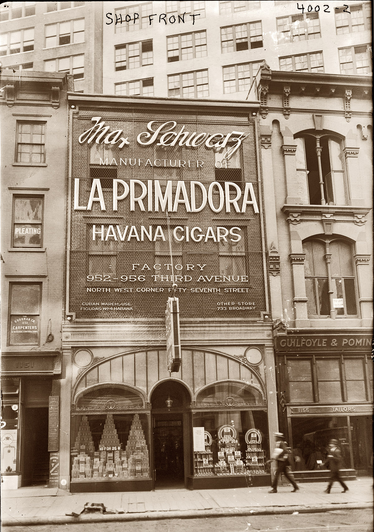 La Primadora cigar shop at 1153 Broadway in New York circa 1920. The owner, civic leader and entrepreneur Max Schwarz, died in 1940. View full size. 5x7 glass negative, George Grantham Bain Collection. Alternate view here.