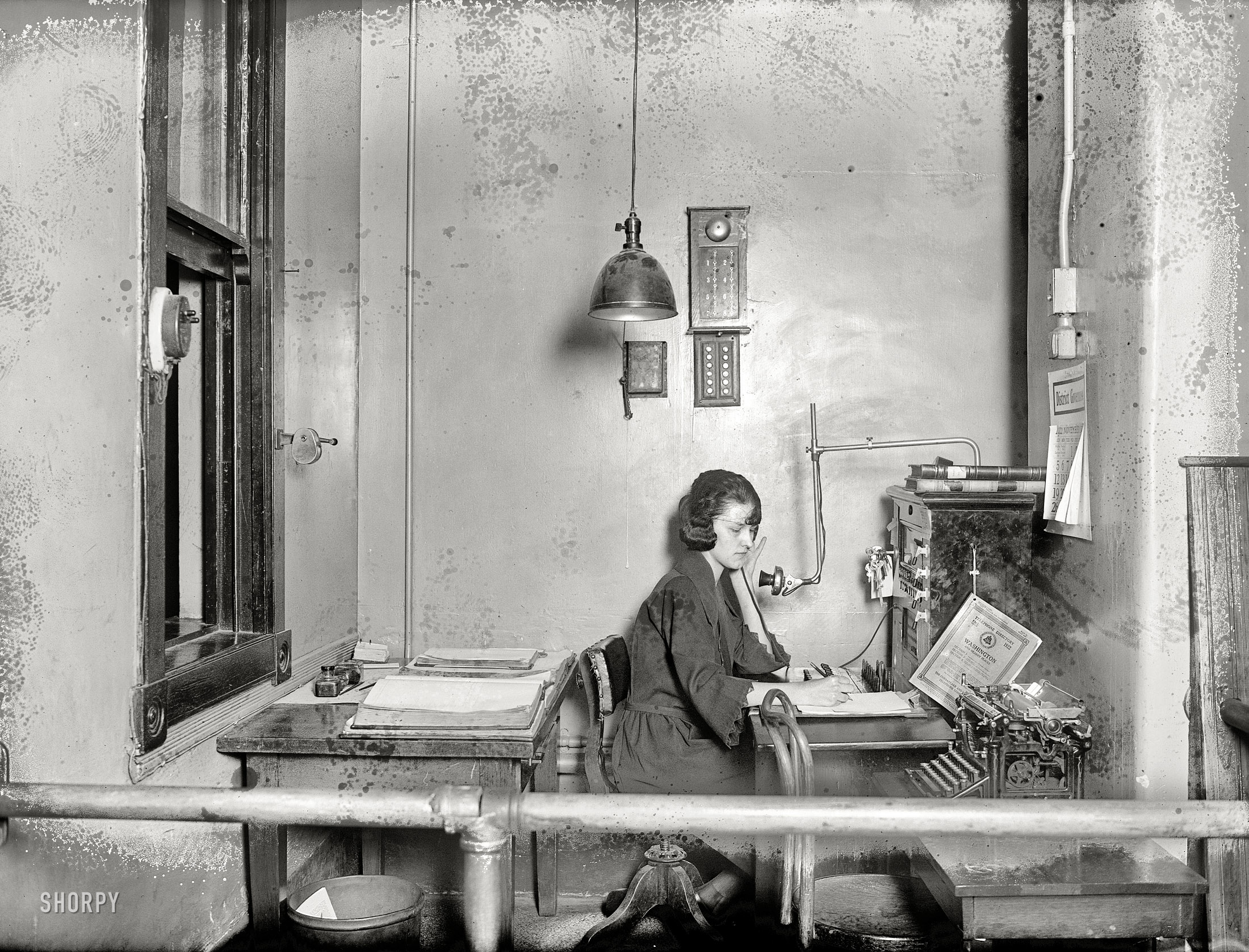 November 1922. Washington, D.C. "Woman's Bureau, Metropolitan Police Dep't. Telephone calls bring prompt attention." National Photo Co. View full size.