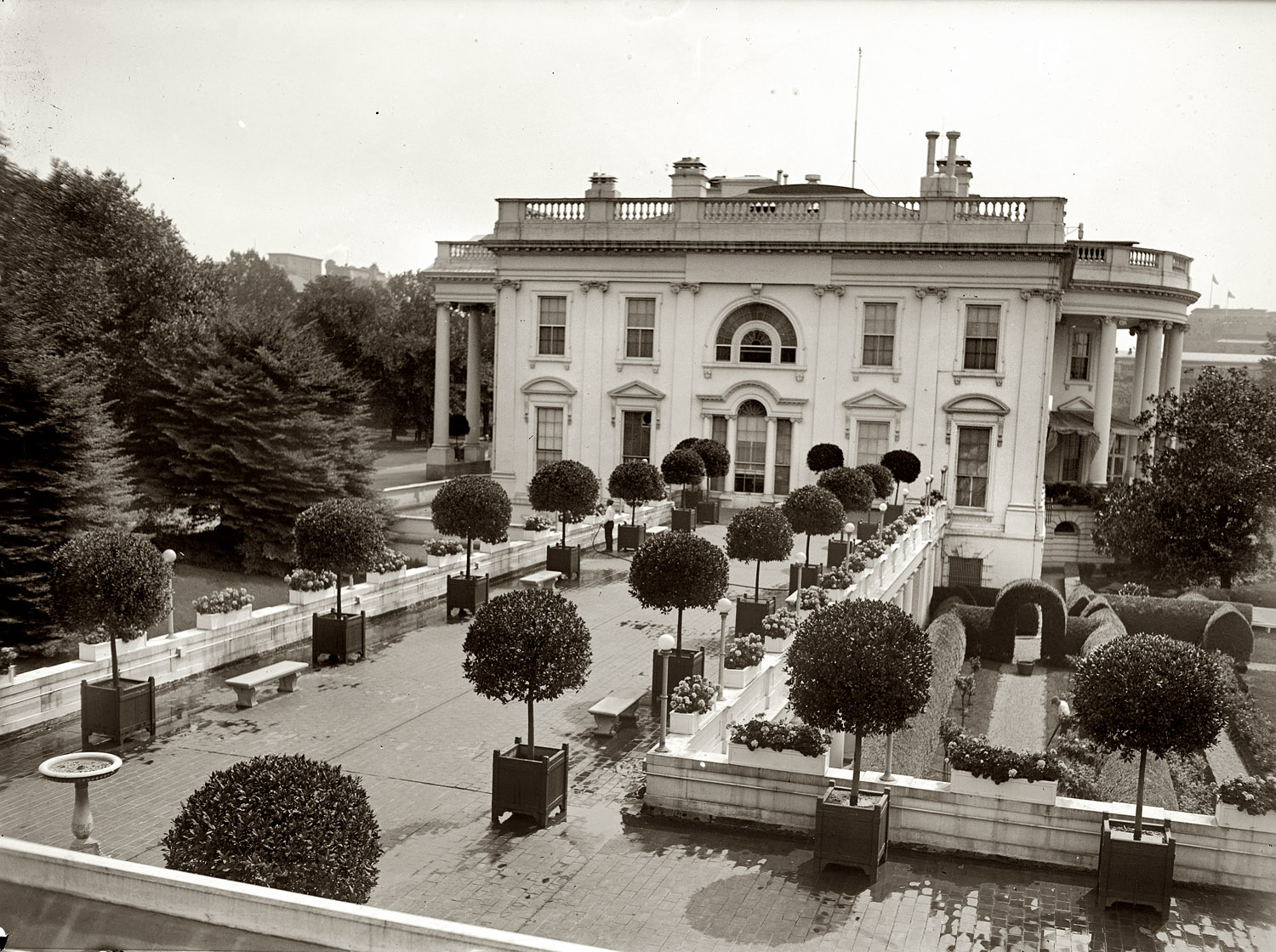 1923. White House West Wing. "West promenade terrace atop colonnade betwen Residence and Executive Offices." View full size. National Photo Company.