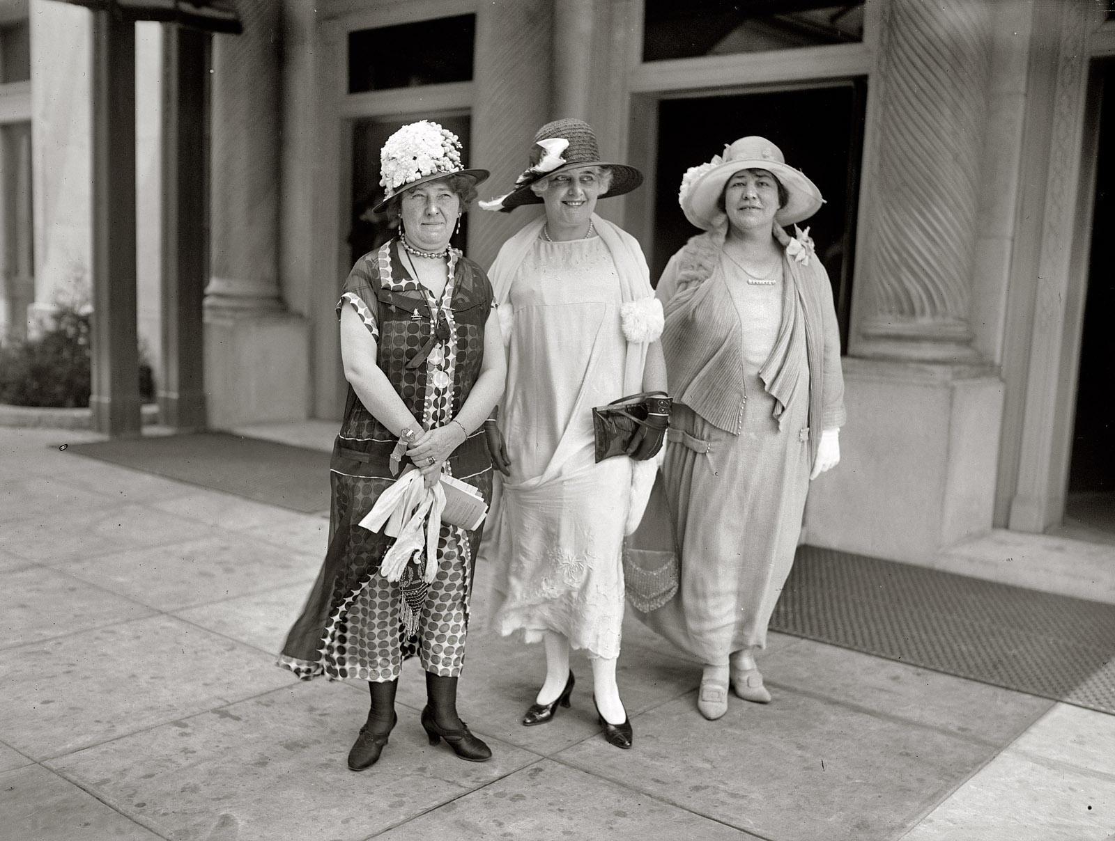 Washington. April 25, 1925. "Mrs. H.A. Colman, Mrs. C.E. Holmes, Mrs. C.M. Busch." National Photo Company Collection glass negative. View full size.