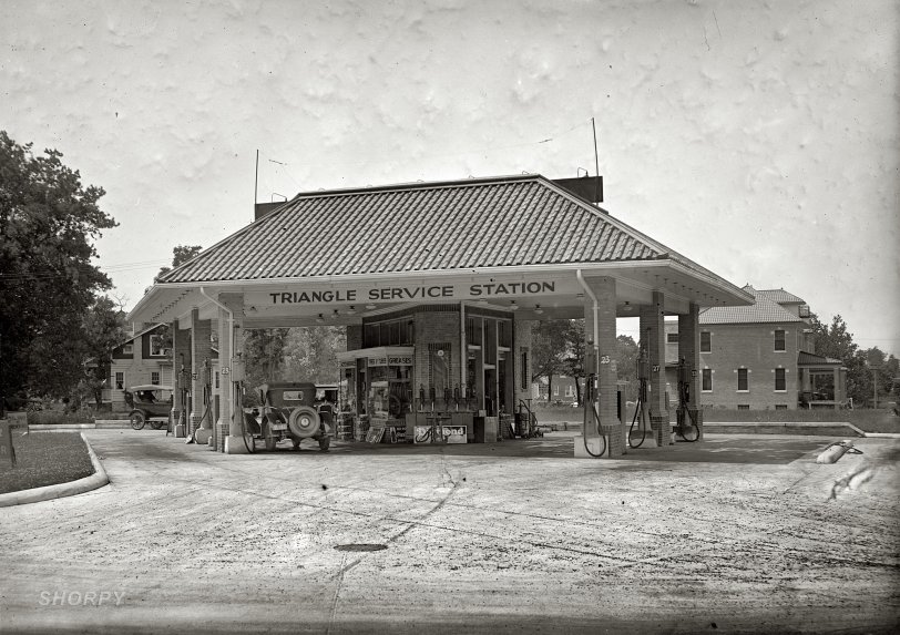 Triangle Service Station: 1925