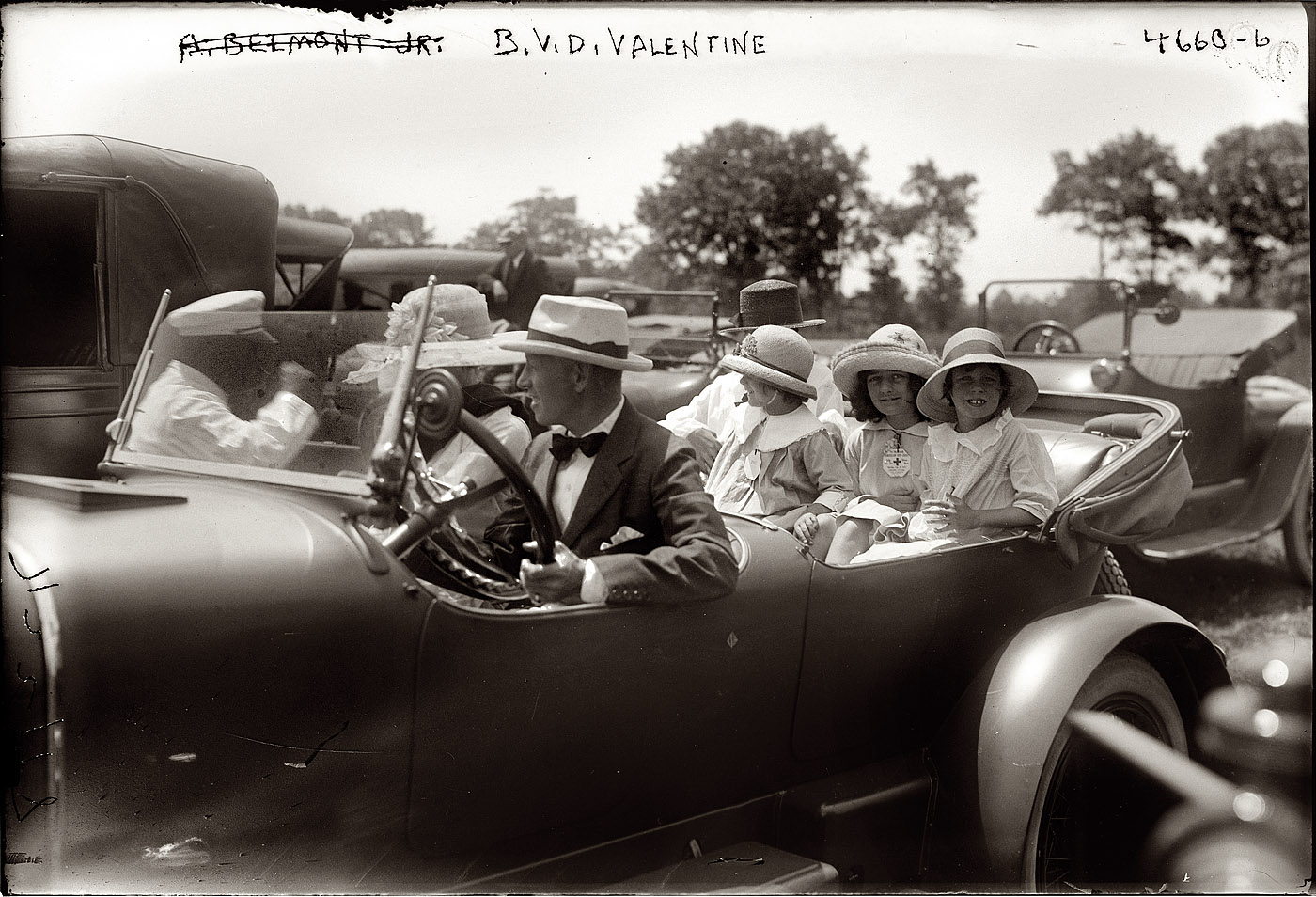 New York, July 22, 1918. "B.V.D. Valentine." The family at an American Red Cross event. George Grantham Bain Collection glass negative. View full size.