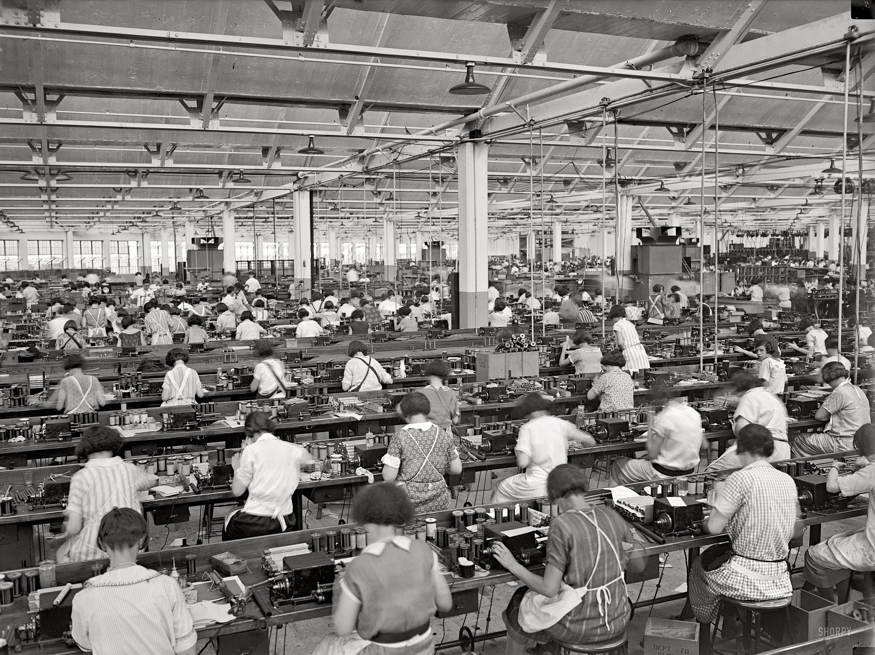 1925. "Atwater Kent radio factory, Philadelphia. New addition." Can we pick up the pace, girls? National Photo Company glass negative. View full size.