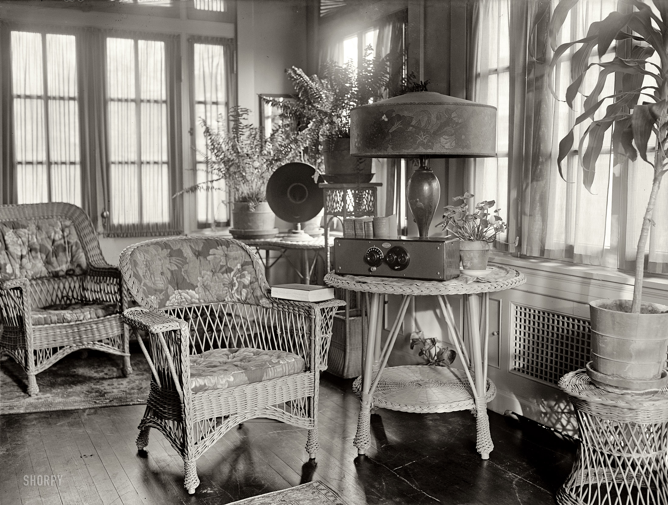 Washington, D.C., circa 1926. "Home of Mary Roberts Rinehart," prolific writer of mysteries. National Photo Company Collection glass negative. View full size.