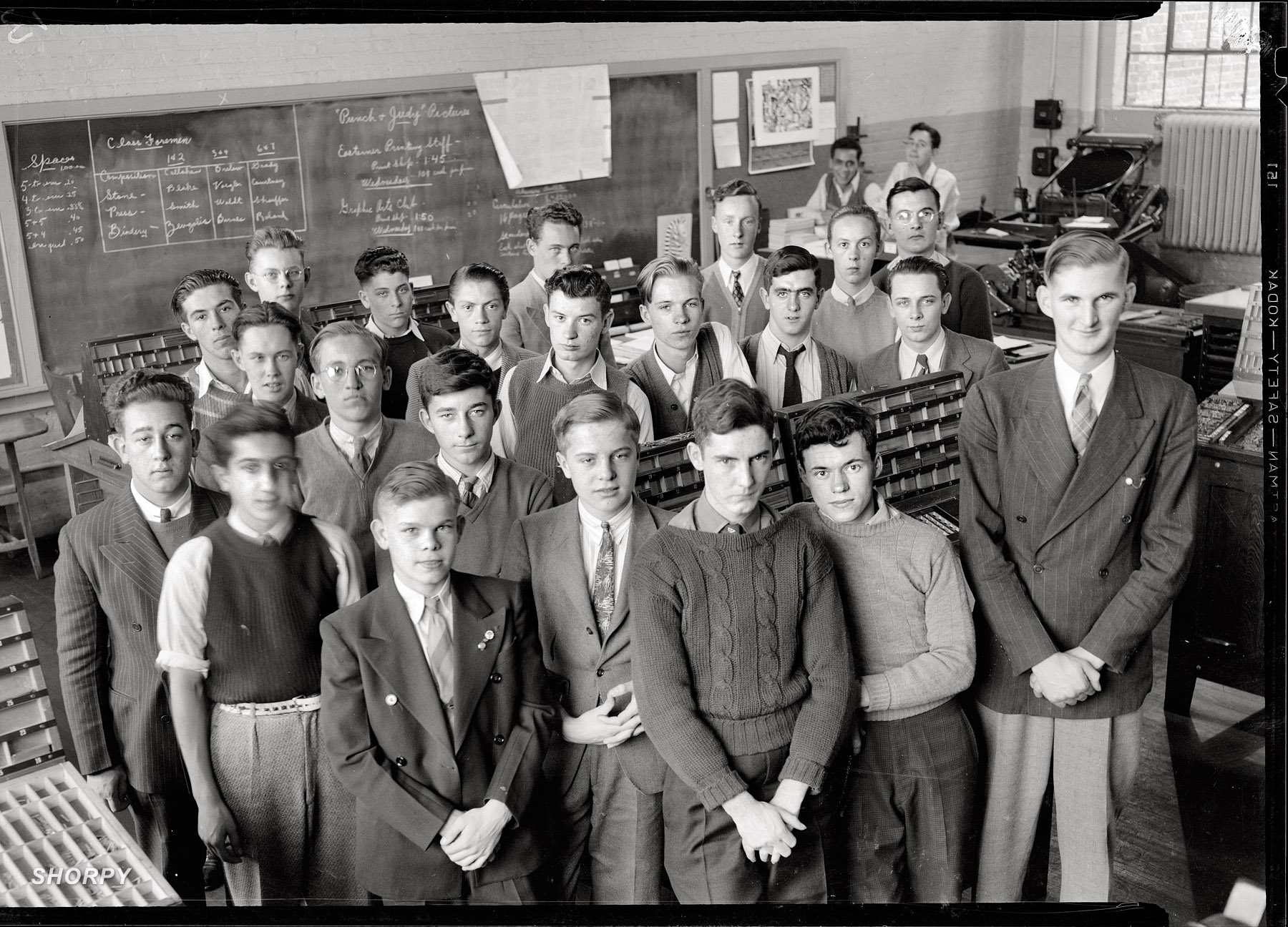 Washington, D.C. "Students, Eastern High School, 1941." Notes on the chalkboard mention both the school's newspaper, the Easterner, and its yearbook, "Punch and Judy." National Photo Company Collection safety film negative. View full size.