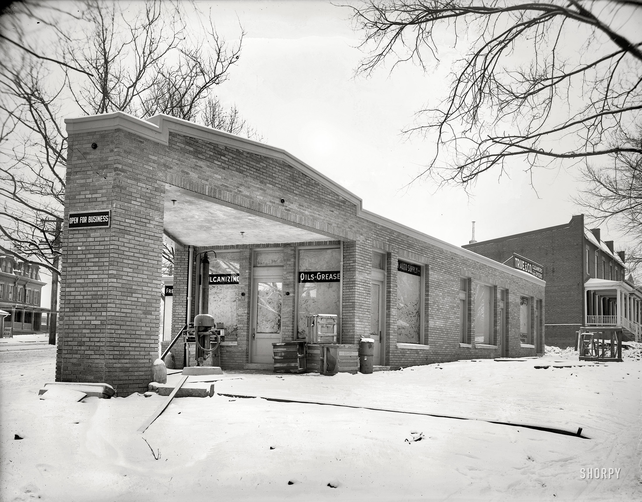 Washington, D.C., circa 1920. "York Auto Supply Co., Georgia and New Hampshire Avenues N.W." National Photo glass negative. View full size.