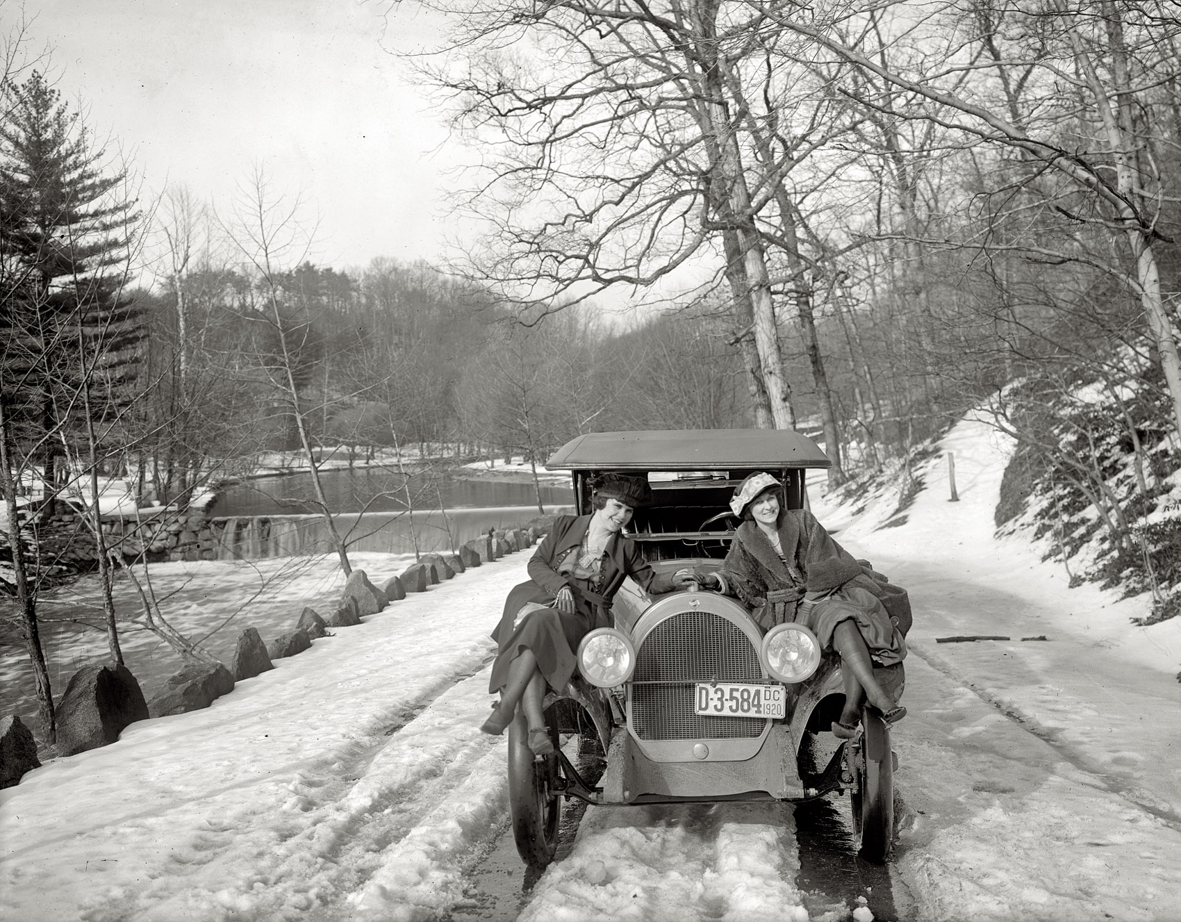 Over the river and through the woods in 1920. "Oldsmobile Sales Co., Rock Creek Park." National Photo Company Collection glass negative. View full size.