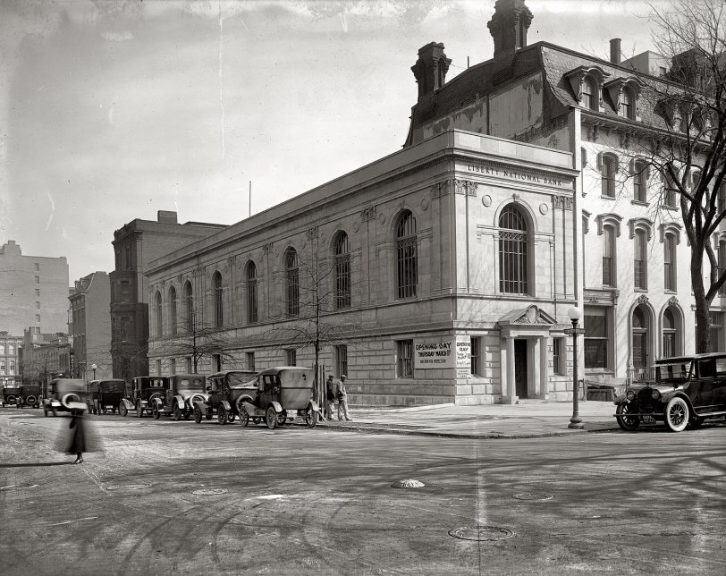 March 1920. Liberty National Bank at the intersection of I and 15th N.W. in Washington. View full size. National Photo Company Collection glass negative.
