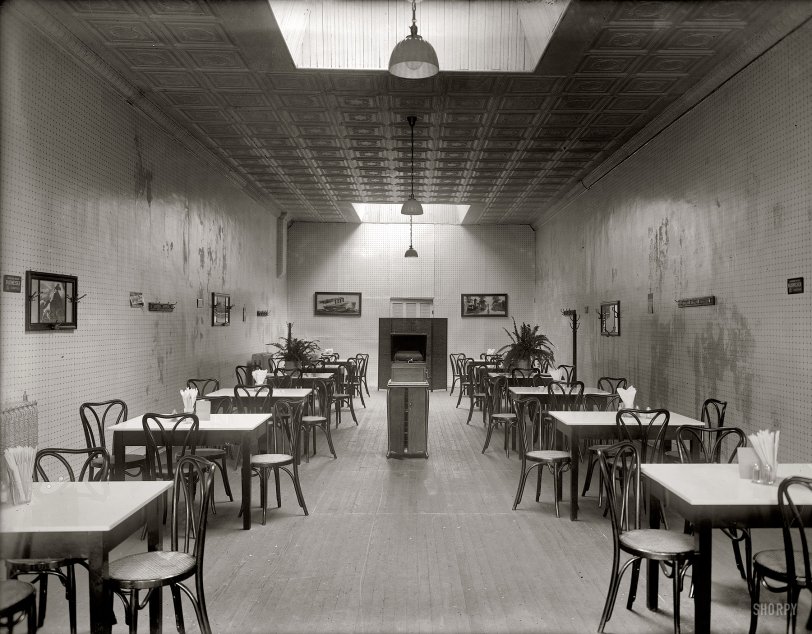 Washington circa 1920. "Barretta interior, 9 (maybe G) St." The nice thing about glazed wallpaper is it's so easy to keep clean. Nat'l Photo Co. View full size.

