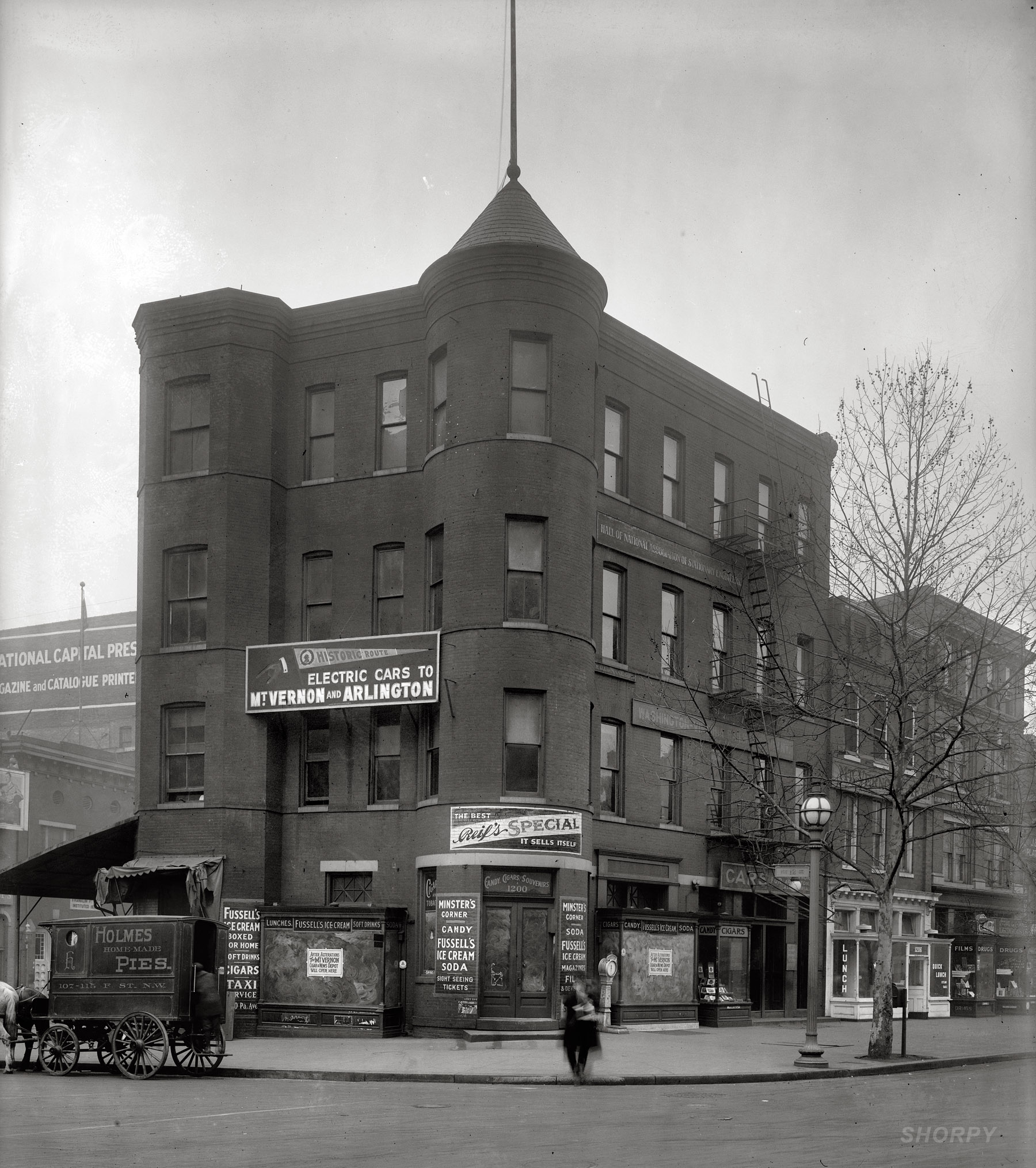 "Standard Engraving Co., Minster Building, 12th Street N.W." circa 1920. National Photo Company Collection glass negative. View full size.