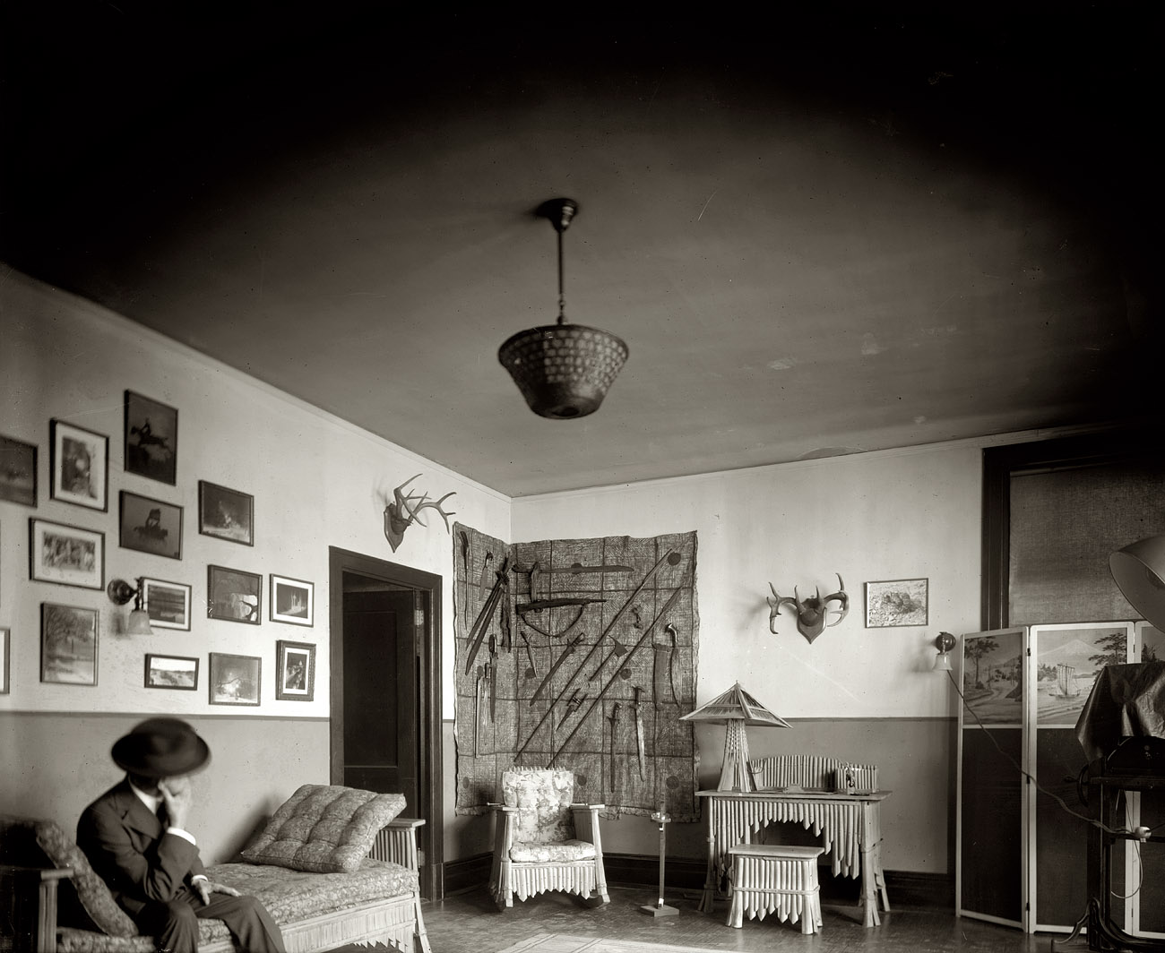 Washington, D.C., 1920. "National Photo Company, front room." View full size. Glass negative: National Photo Company Collection. Styling: Morticia Addams.