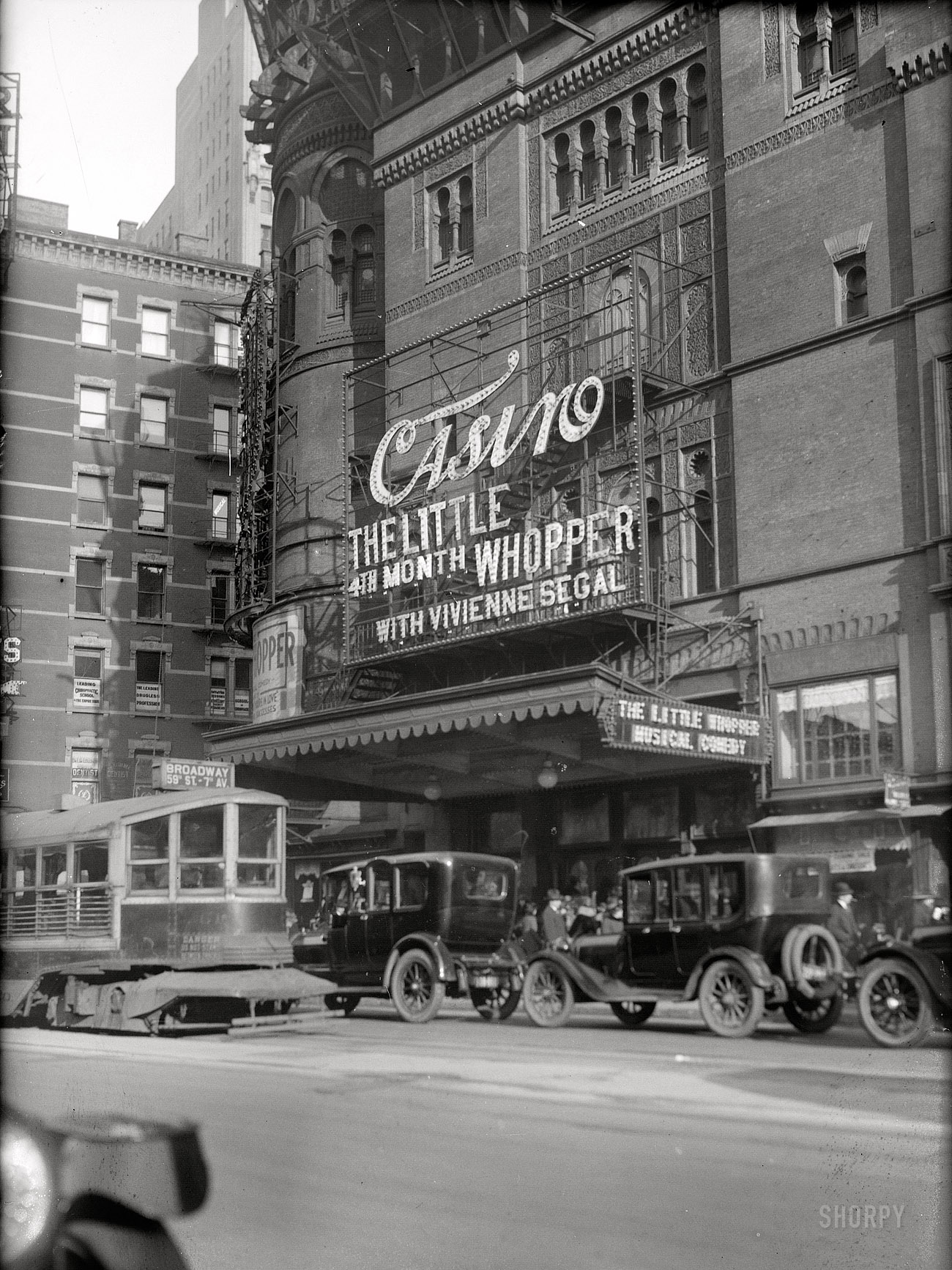New York circa 1920. "Casino Theater playing the musical 'The Little Whopper.' " 5x7 glass negative, George Grantham Bain Collection. View full size.