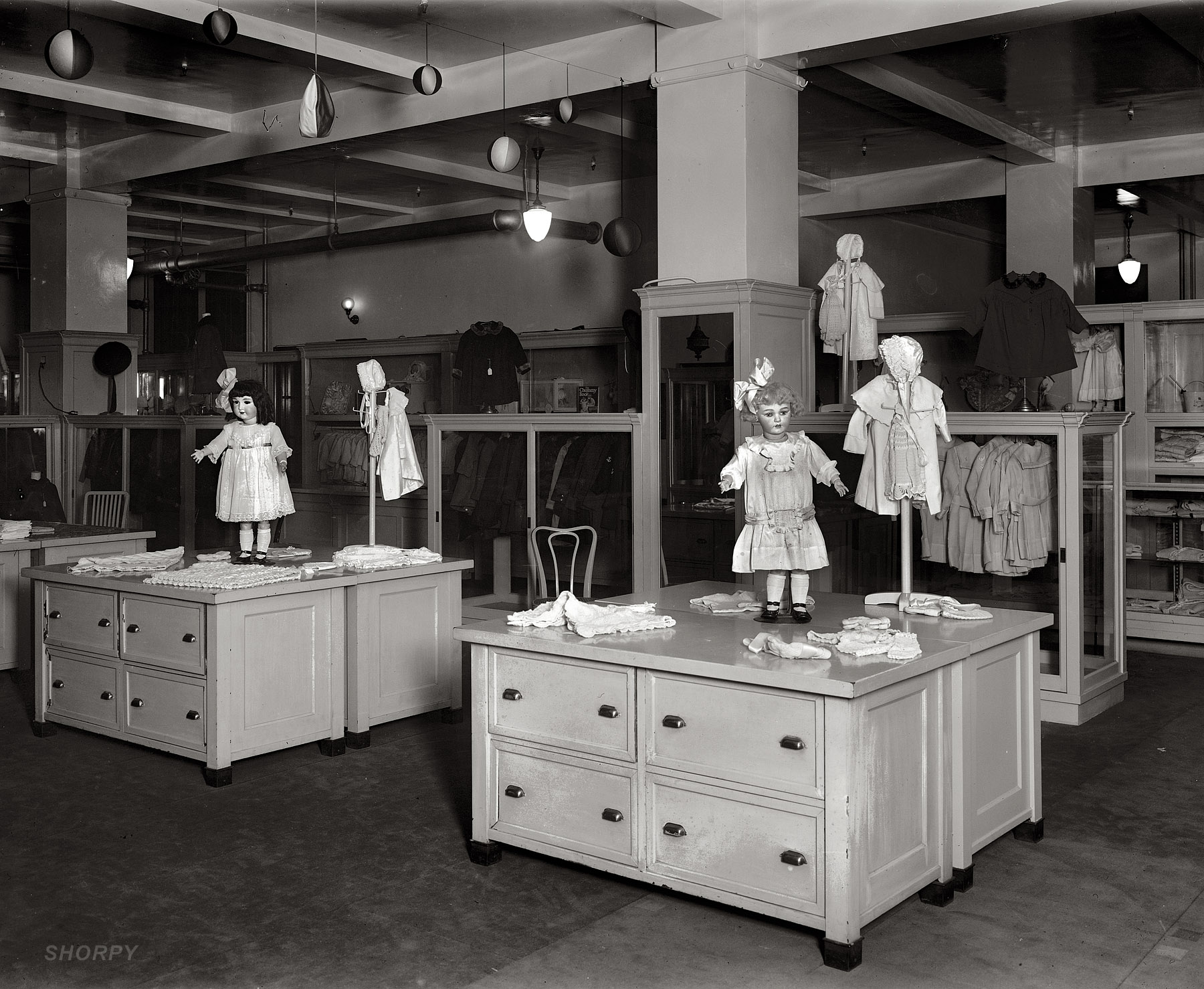 "Mrs. McPherson, interior, Lansburgh." 1921 or 1922. The old Lansburgh department store in Washington, D.C. View full size. National Photo Company.