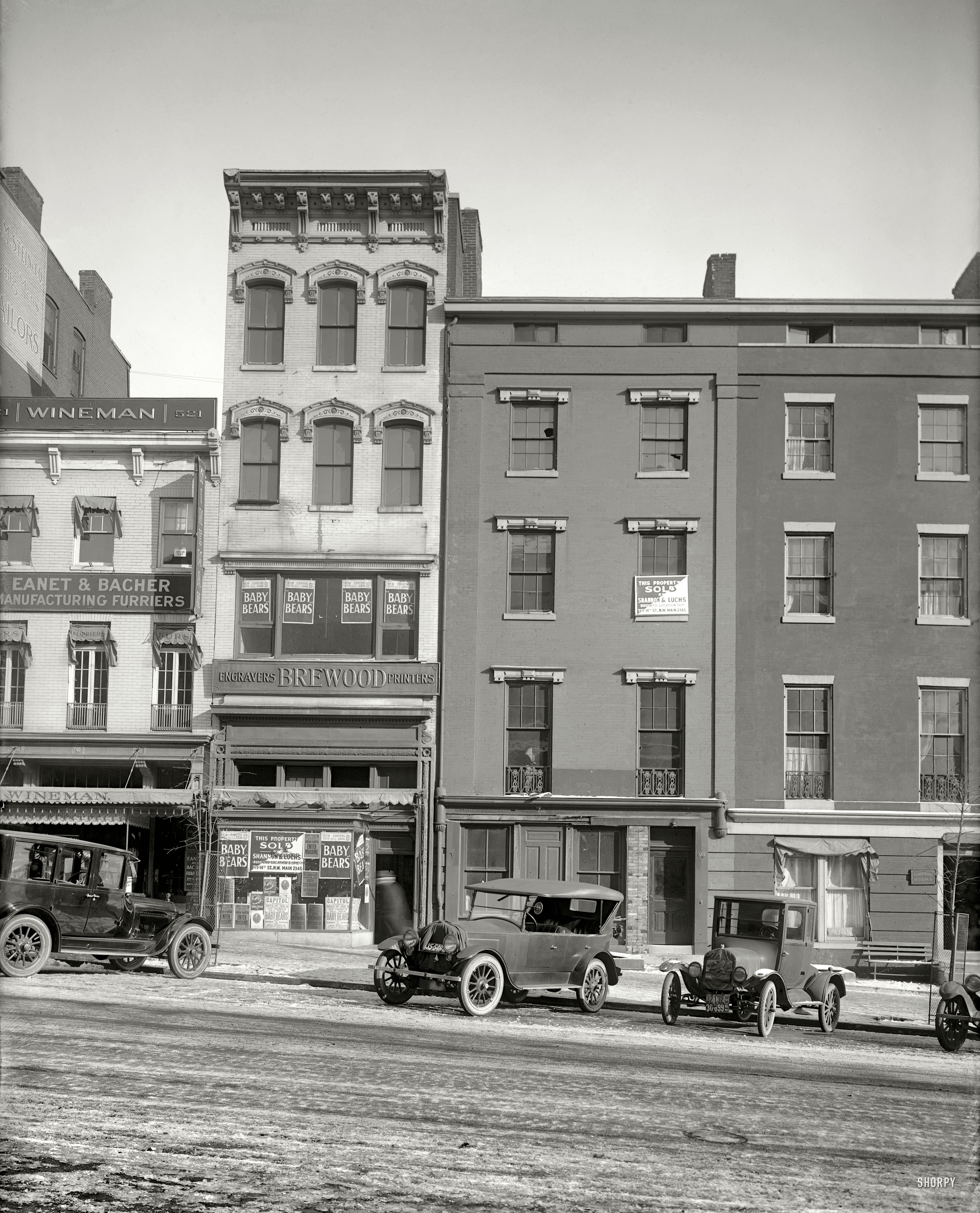Washington, D.C., January 1922. "517-19 Thirteenth Street." Another of those National Photo portal-to-the-past streetscapes that must have seemed very prosaic at the time they were taken. 8x10 glass negative. View full size.
