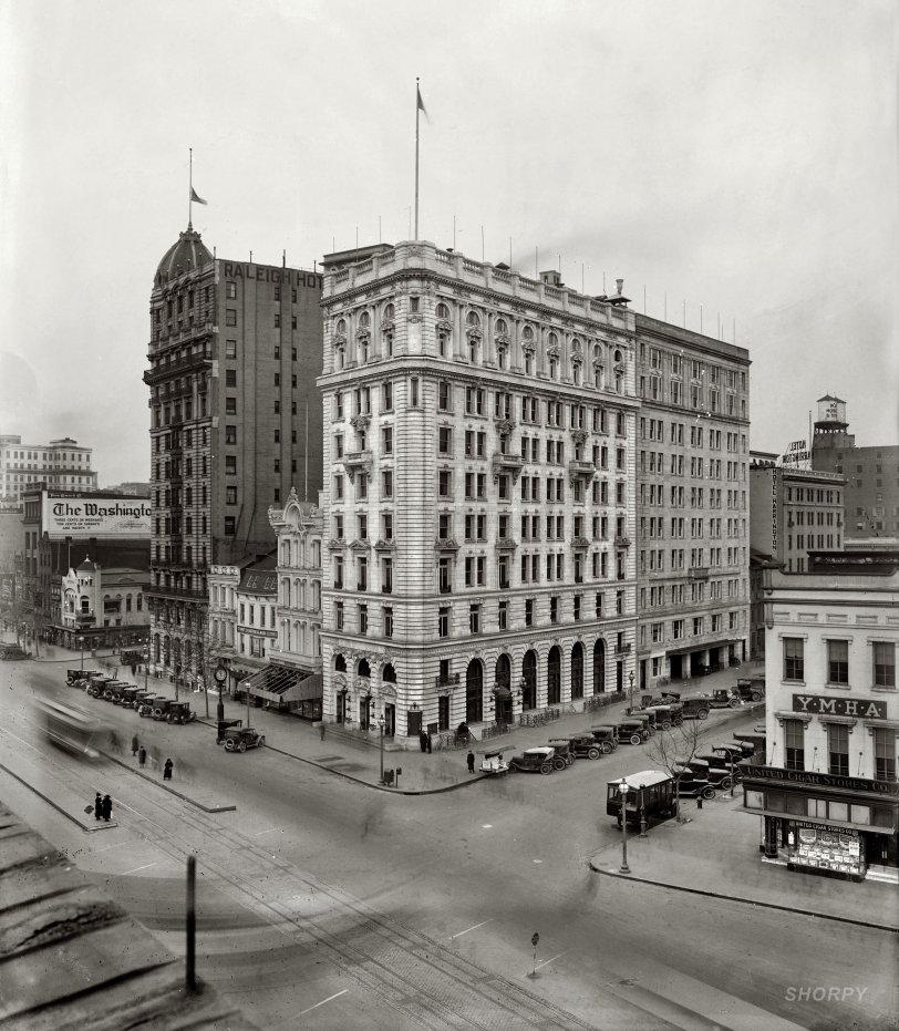 District of Columbia circa 1921. The Washington Evening Star building at 1101 Pennsylvania Avenue. National Photo Company glass negative. View full size.
