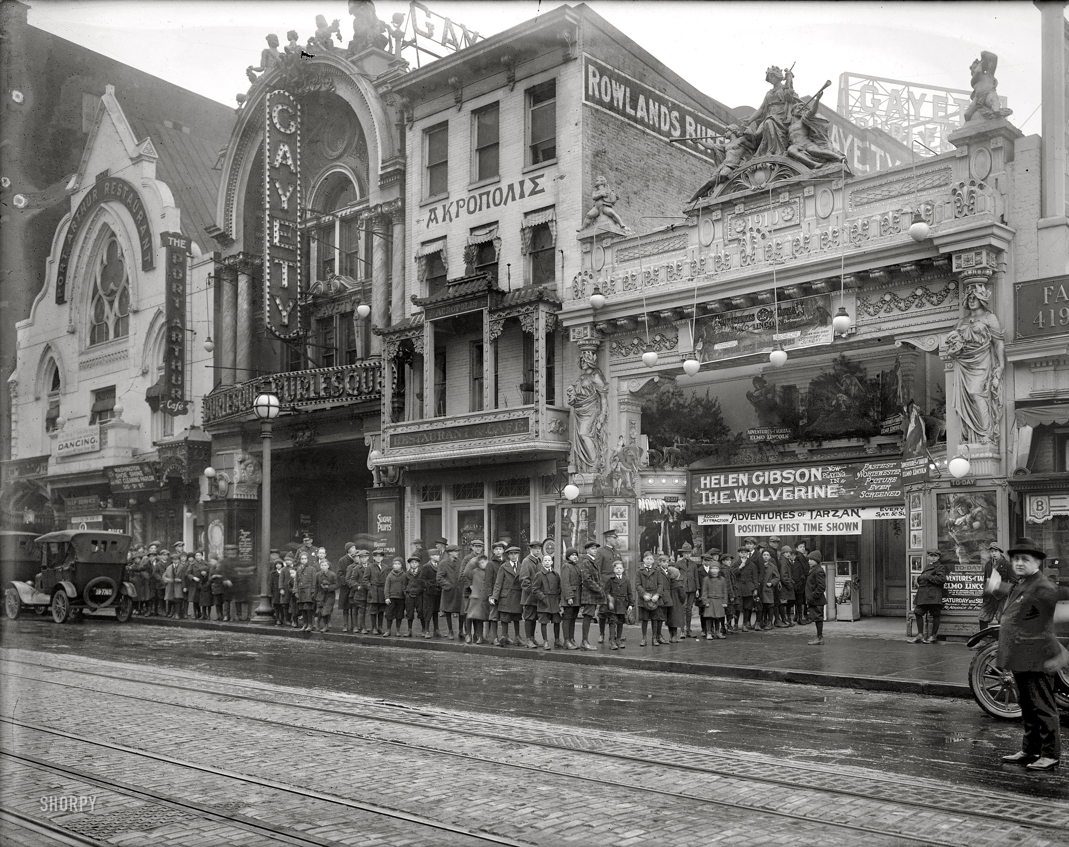 Washington, D.C., circa 1922. "Leader Theater, front." Sidney Lust's movie house on Ninth Street N.W. National Photo Company glass negative. View full size.