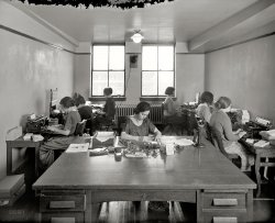 August 1923. "National Highways Association." Our second look behind the scenes at the Washington, D.C., headquarters of this lobbying organization. National Photo Company Collection glass negative. View full size.
