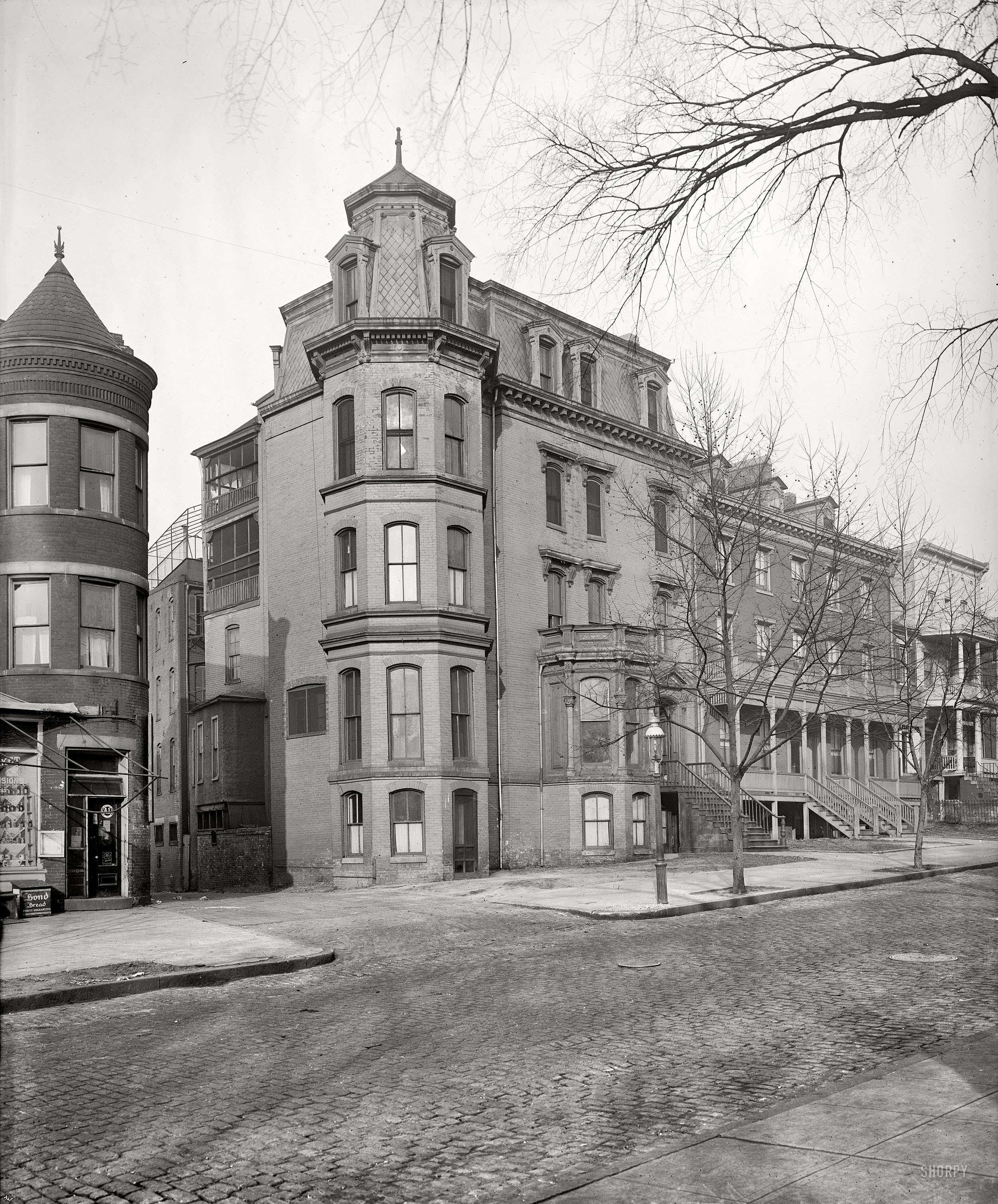 Washington, D.C., circa 1923. "Sherman house, 300 block Third Street N.W." National Photo Company Collection glass negative. View full size.