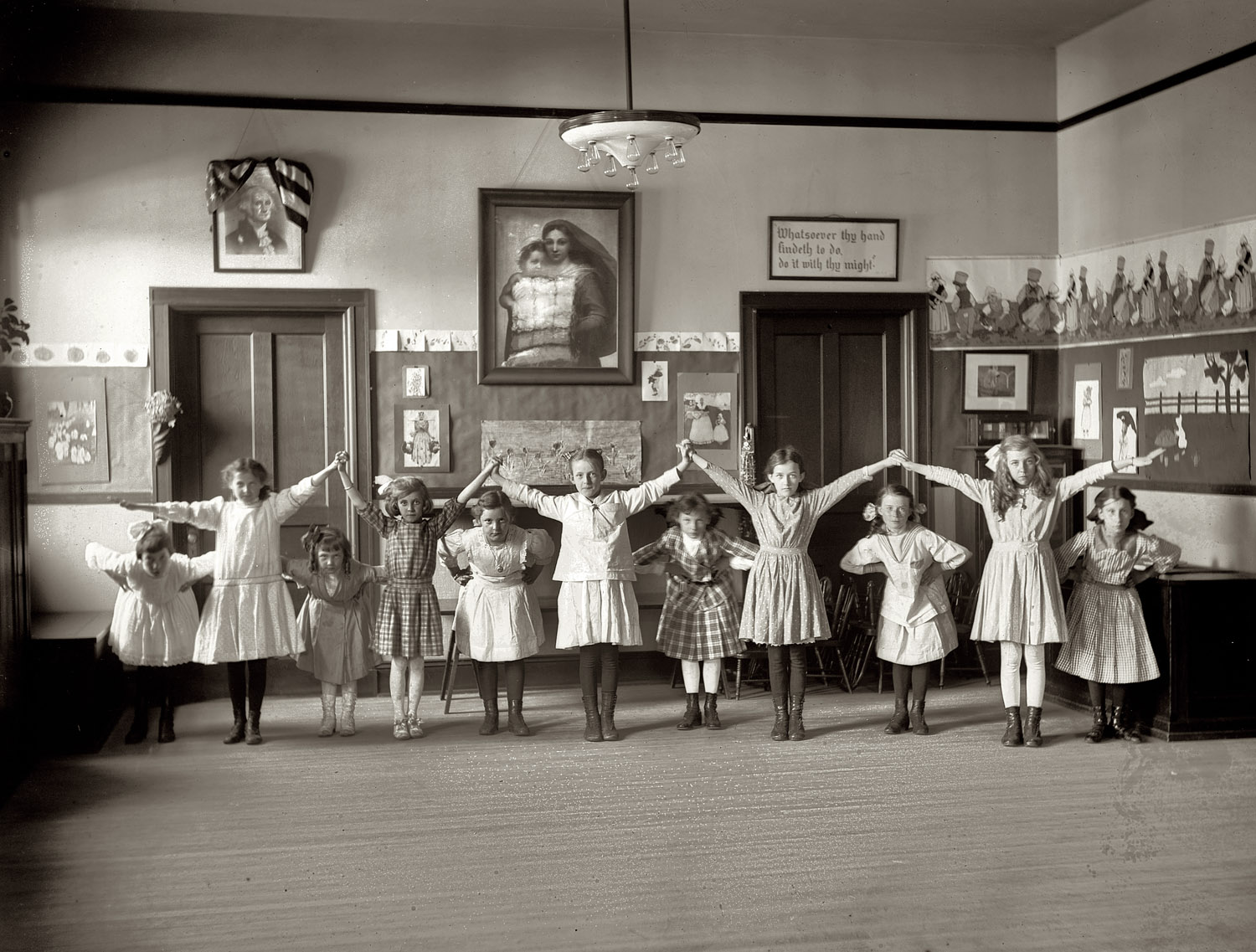 "William Lee's School, Georgetown," ca. 1919. Come closer, Mr. Photographer ... just a little closer ... National Photo Company glass negative. View full size.