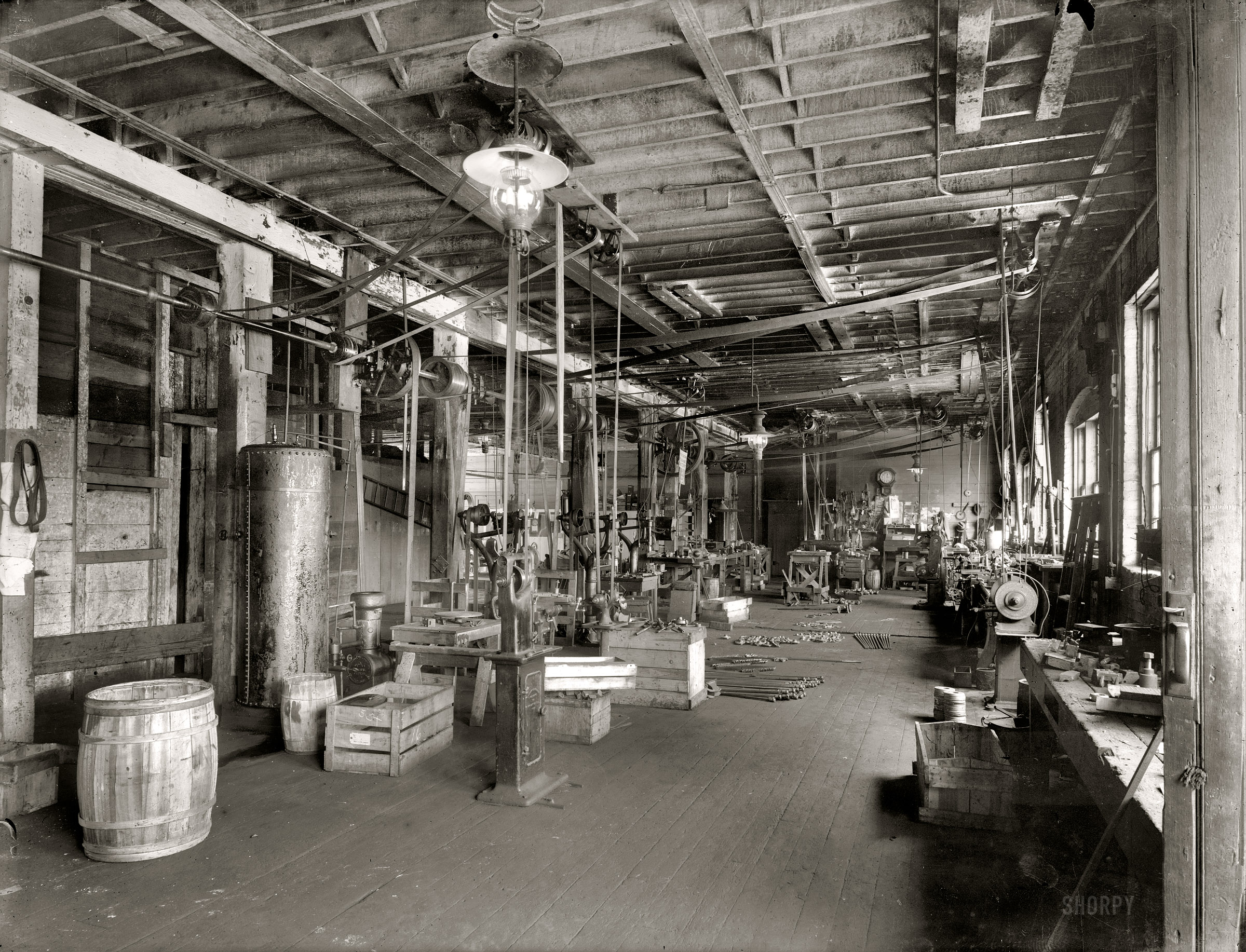 Circa 1916. "Hackett Motor Car Co., Jackson, Michigan." National Photo Company Collection glass negative. View full size. Another view here.