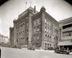Washington circa 1930. "Franklin School building exterior, 13th Street N.W." National Photo Company Collection safety film negative. View full size.