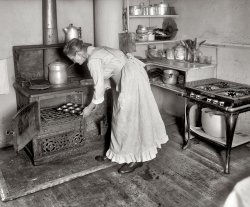 Washington, D.C., circa 1917 and Mrs. Beuchert again. Why this lady's muffin-making would have been chronicled in the archives of the National Photo Company is something of a mystery. 8x10 inch glass negative. View full size.
